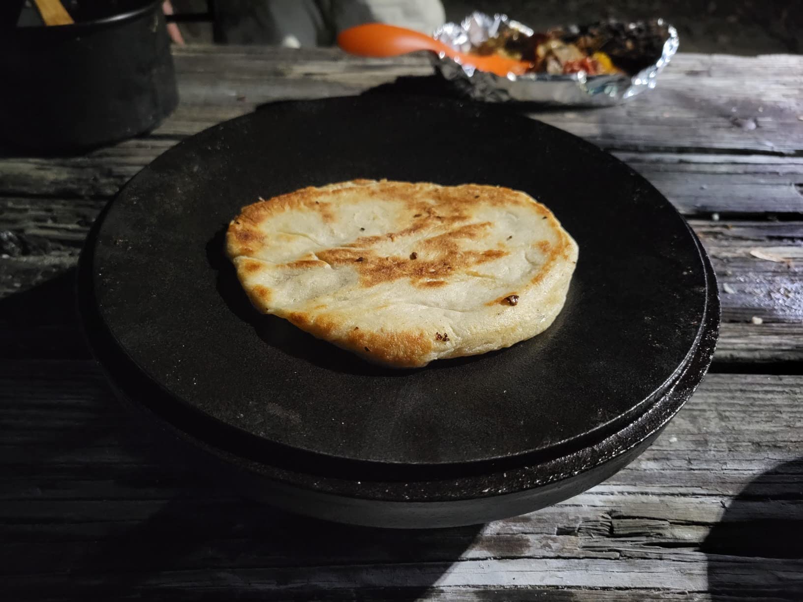 Lodge Pre-Seasoned Cast Iron Deep Camp Dutch Oven with Lid, 10 Quart customer photo 1