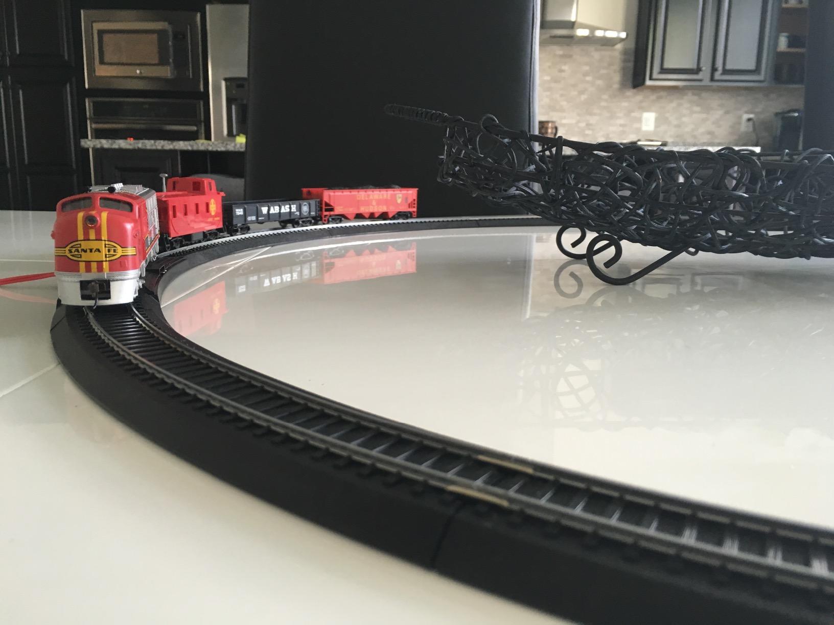 Bachmann Trains - Santa Fe Flyer Ready To Run Electric Train Set - HO Scale 19.50 x 3.00 x 13.25 Inches | Complete Starter Set, Locomotive, Rolling Stock, Track, Power Pack and Speed Controller, Build Your Model Railroad, 647 customer photo 1