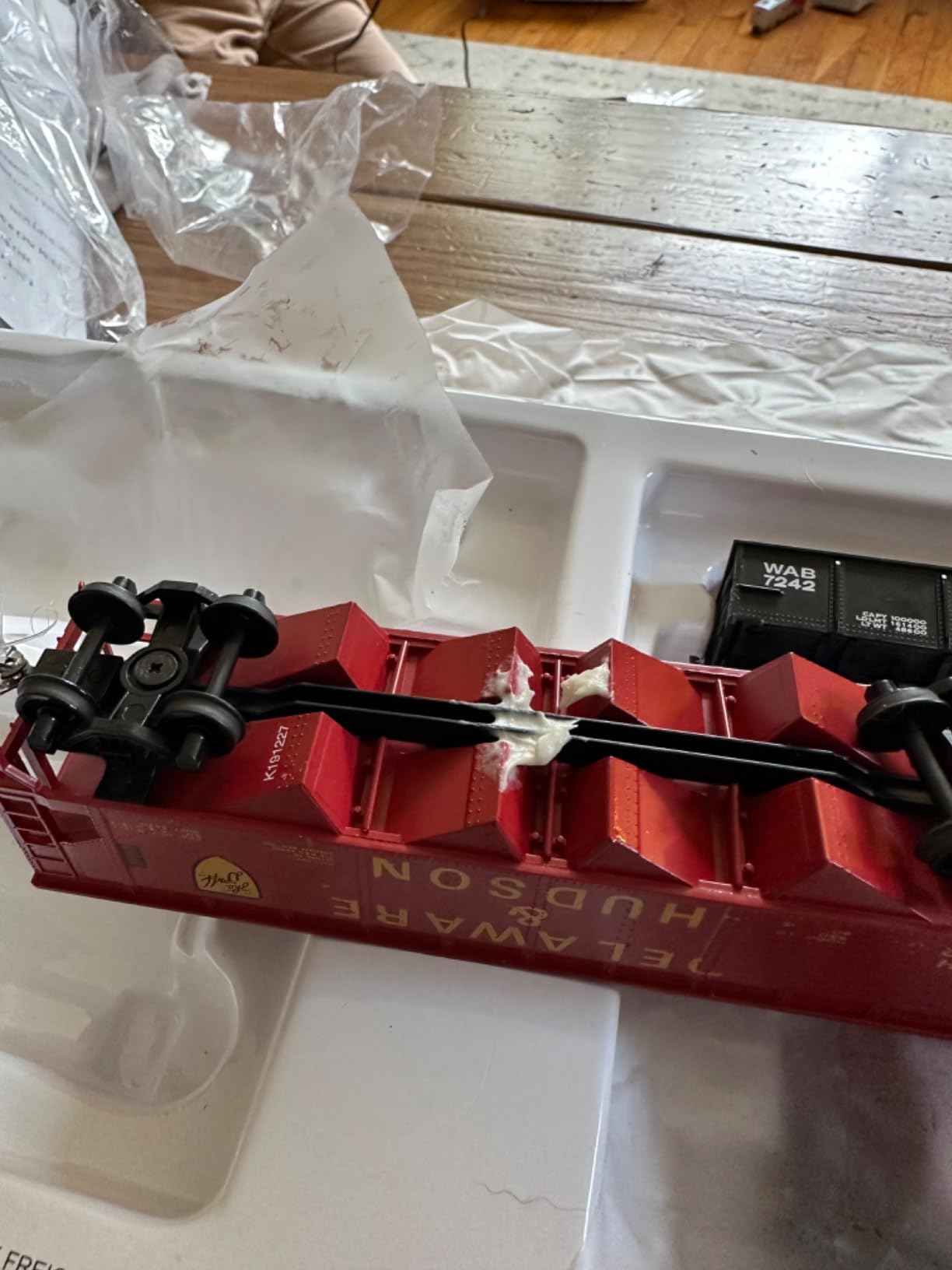 Bachmann Trains - Santa Fe Flyer Ready To Run Electric Train Set - HO Scale 19.50 x 3.00 x 13.25 Inches | Complete Starter Set, Locomotive, Rolling Stock, Track, Power Pack and Speed Controller, Build Your Model Railroad, 647 customer photo 2