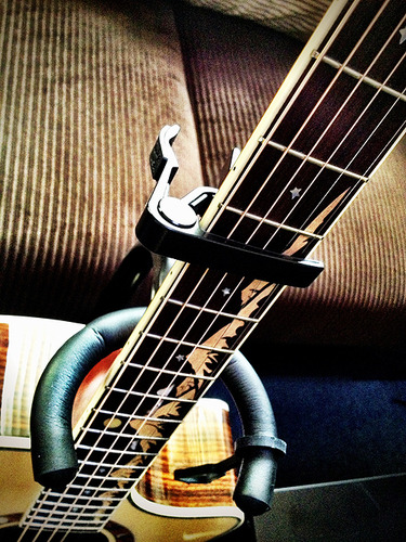 Jim Dunlop Trigger Capo Acoustic Curved - Black customer photo 1