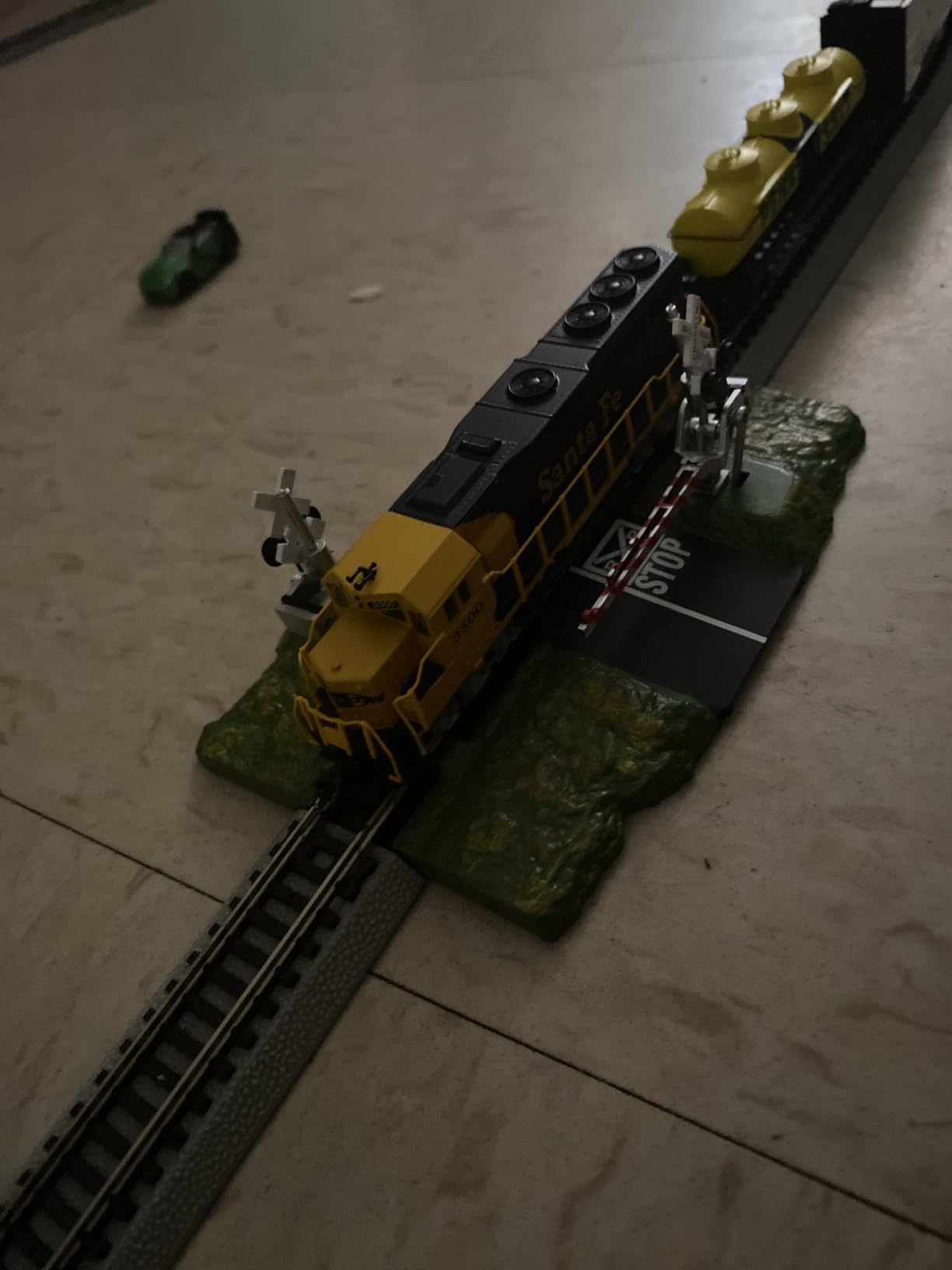 Bachmann Trains - Thunder Valley Ready To Run Electric Train Set - N Scale Multi ,Medium customer photo 1