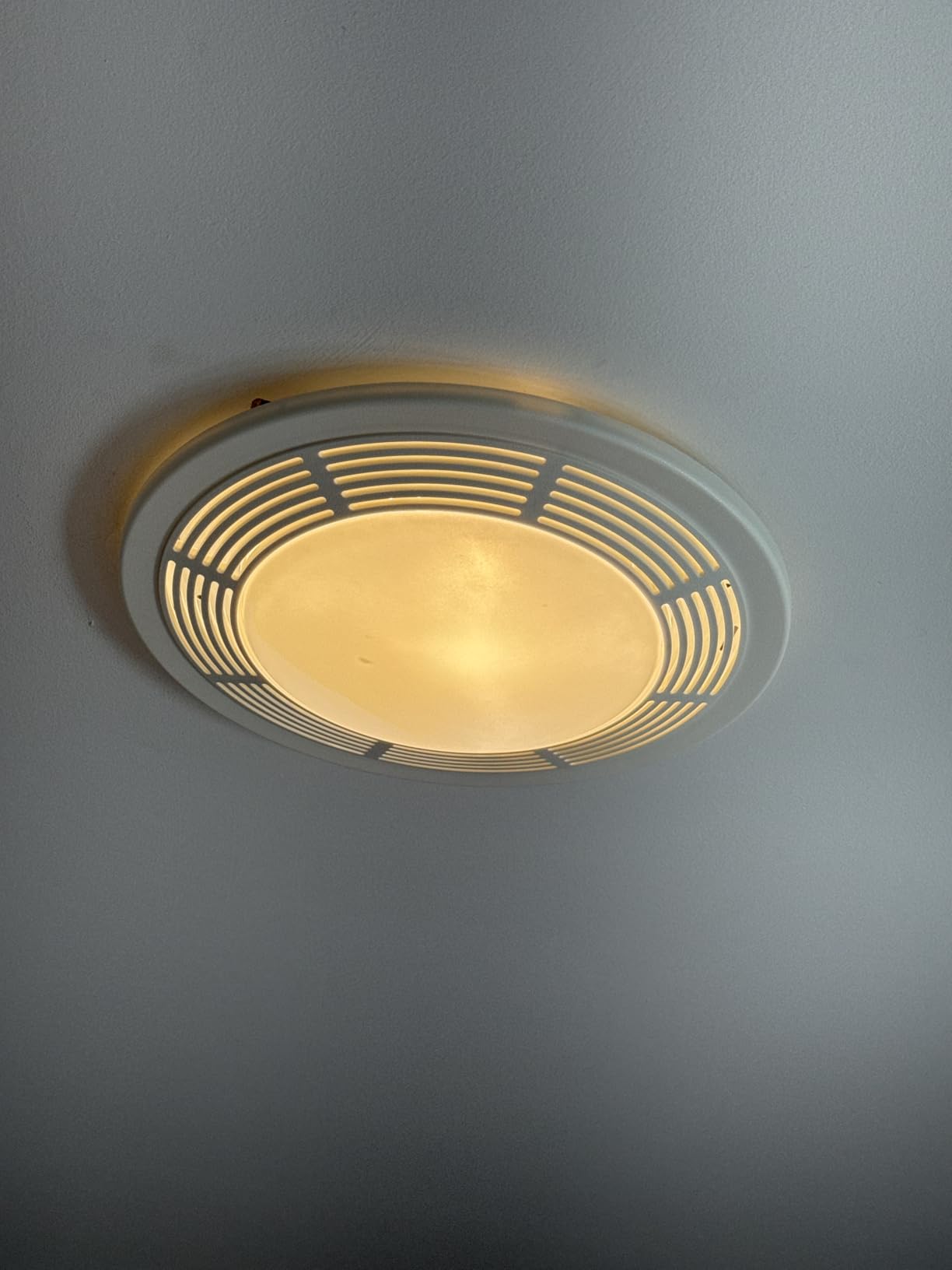 Broan-NuTone 750 Round Fan and Light Combo for Bathroom and Home, White Grille with Glass Lens, 100-Watts, 3.5 Sones, 100 CFM customer photo 2