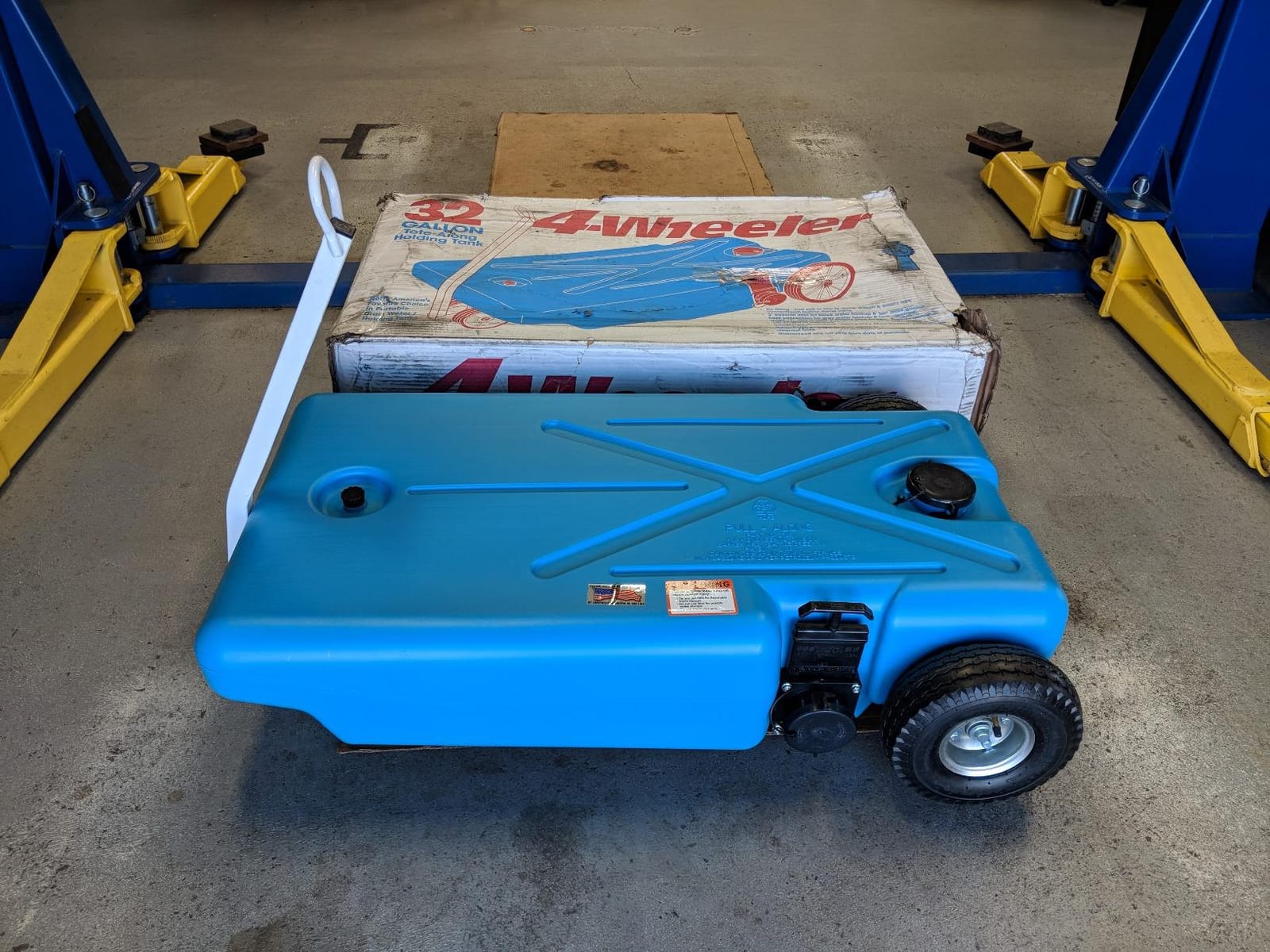 Barker 4-Wheeler Tote Tank - 42 Gallon Capacity (30844) customer photo 1