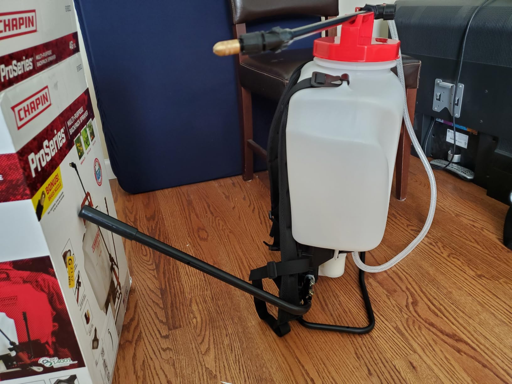 CHAPIN 61800 ProSeries 4-Gallon Backpack Sprayer, 3-Stage Filtration customer photo 1