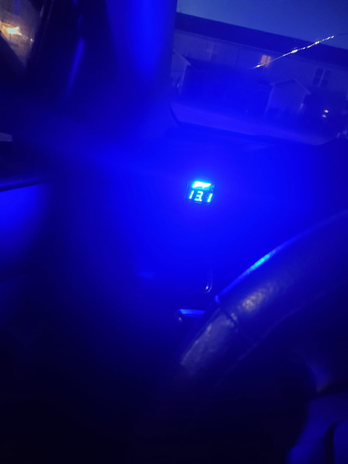 Stinger SVMB Voltage Gauge with Blue Display - Battery and Charging System Health Monitor, Compact Dash or Pillar Mount customer photo 2