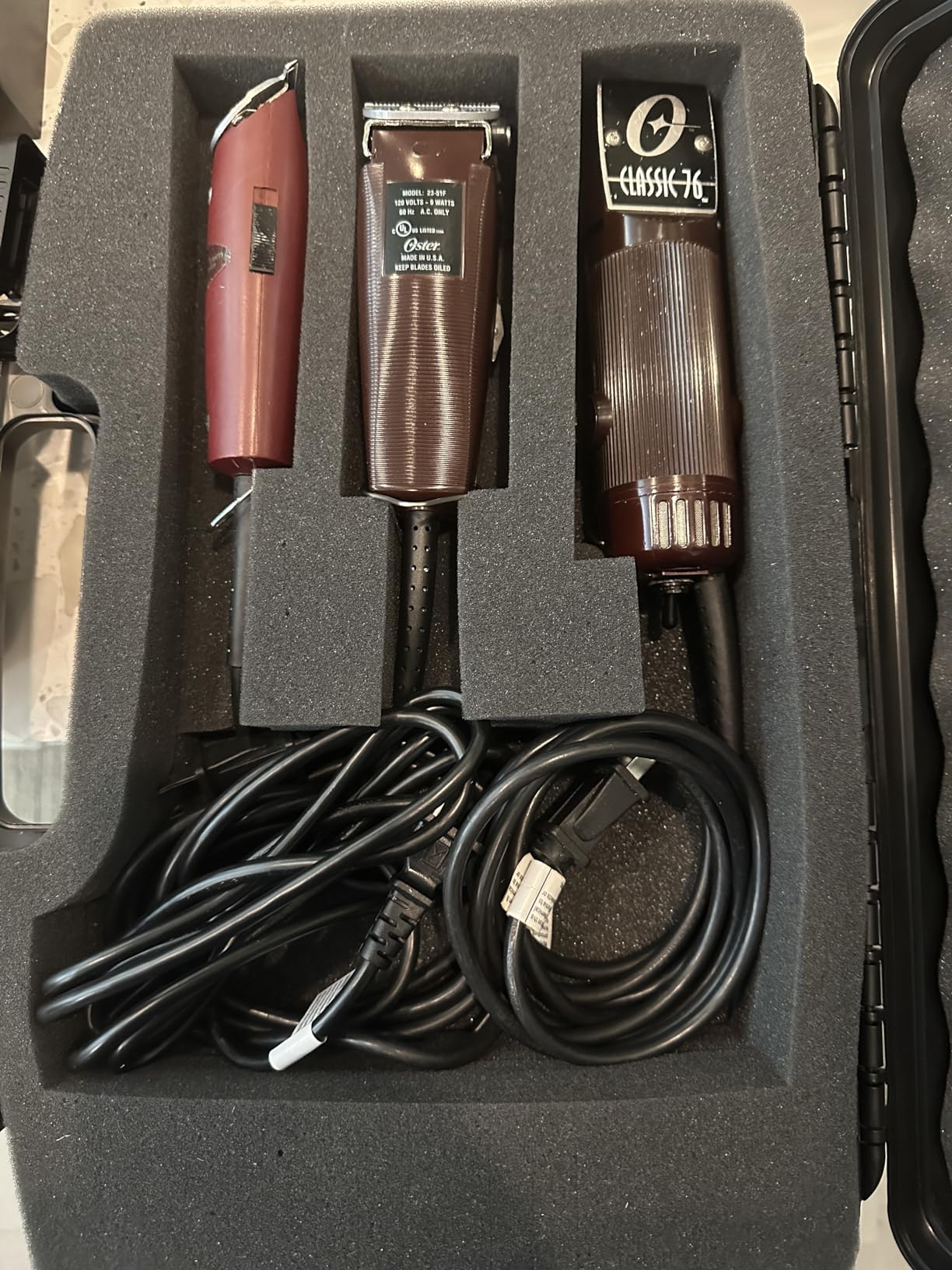 Oster Professional Fast Feed Adjustable Pivot Motor Clippers - Professional Hair Clippers for Men & Barbers - Whisper Quiet & Built for Seamless Length Changes - Includes 3 Comb Guides, Guard & More customer photo 2