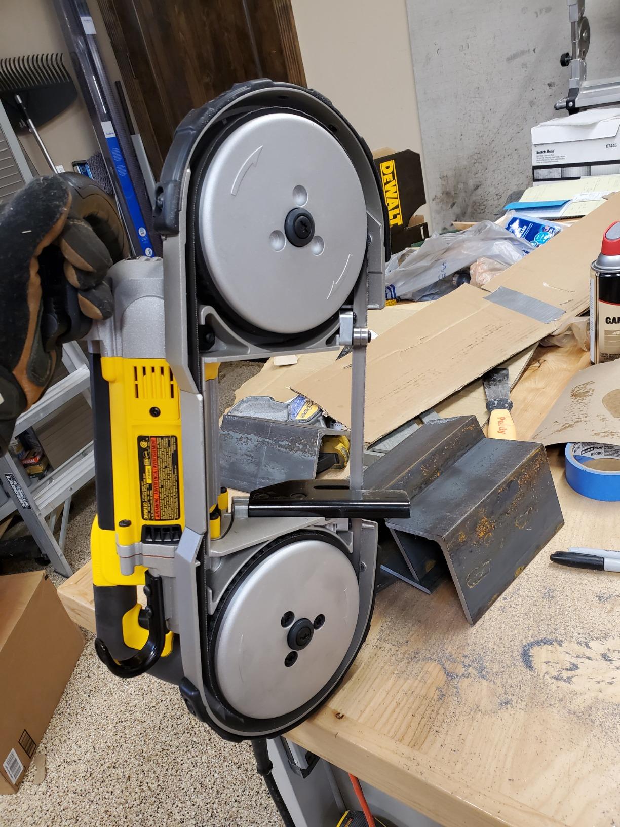 DEWALT GID-298457 Portable Band Saw, Deep Cut, 10 Amp, 5-Inch (DWM120) Black/Yellow customer photo 2