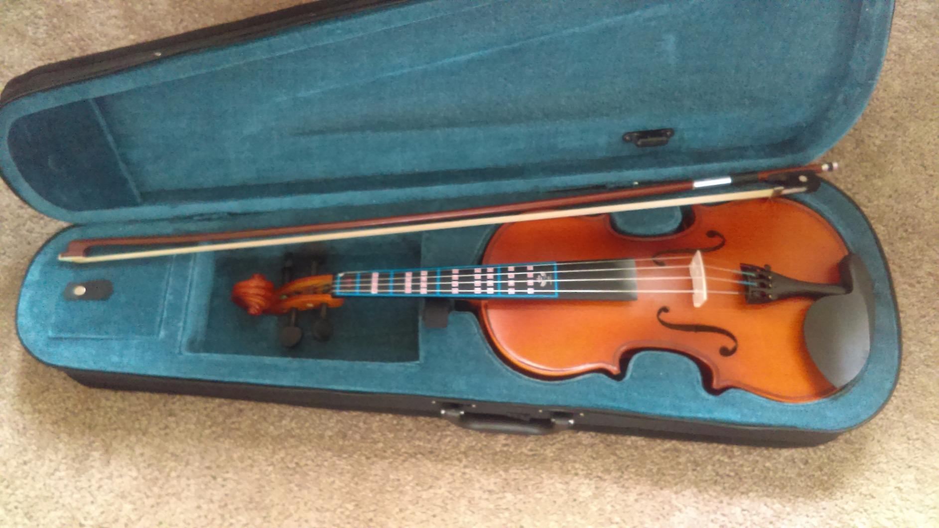 Mendini by Cecilio 1/4 Violin Set For Beginners - Hand Carved Acoustic Violins Kit - Fiddle Solid Wood Kit with Hard Case, Bow, Rosin, Shoulder Rest, Bridge and Extra Strings customer photo 2