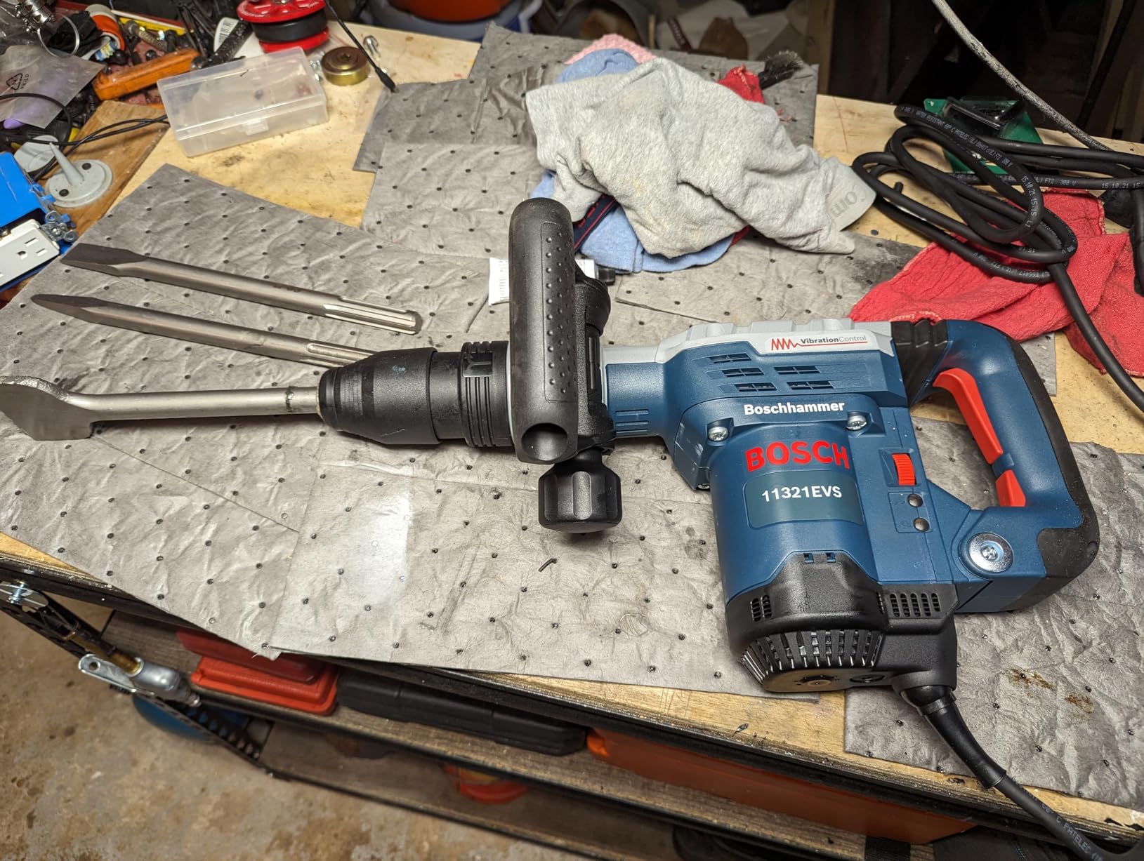 BOSCH 13.0 Amp 11321EVS SDS-max Demolition Hammer for Concrete customer photo 1