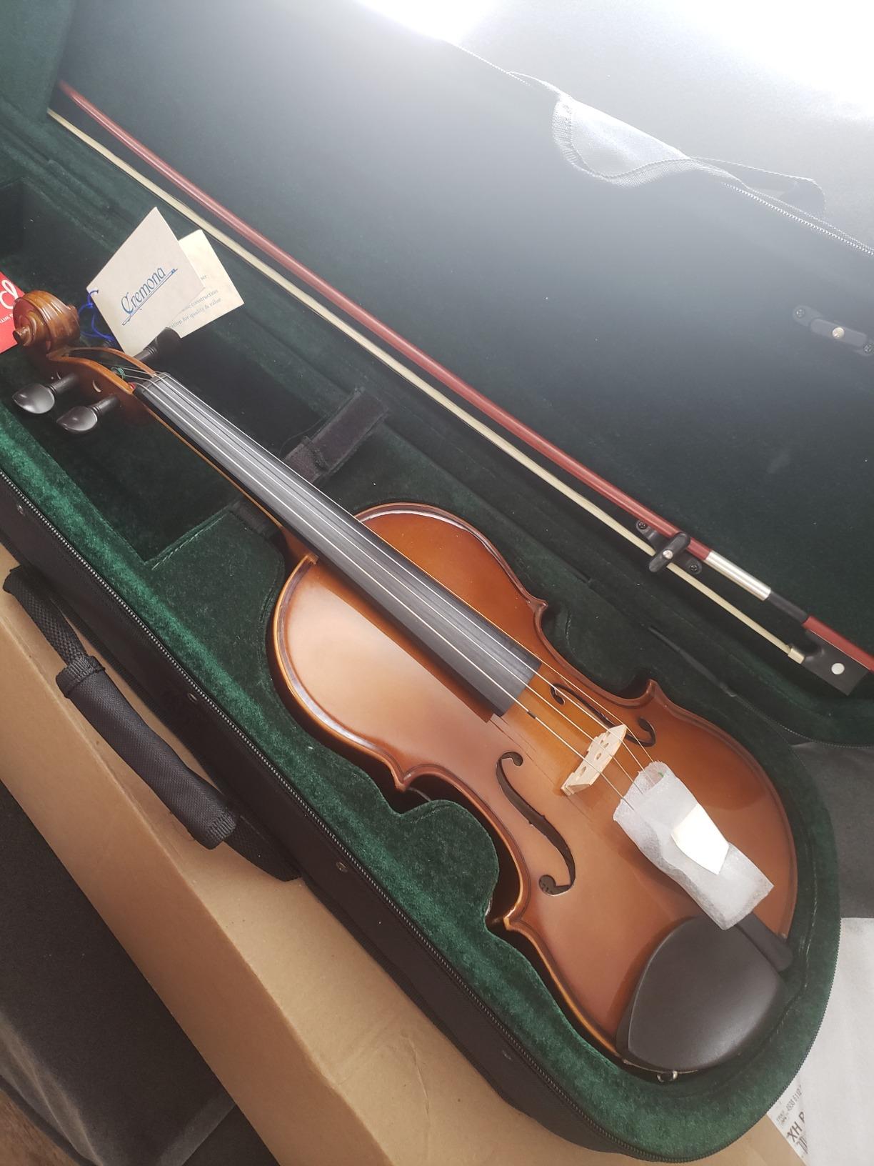 Cremona SV-130 Premier Novice Violin Outfit - 1/2 Size customer photo 1