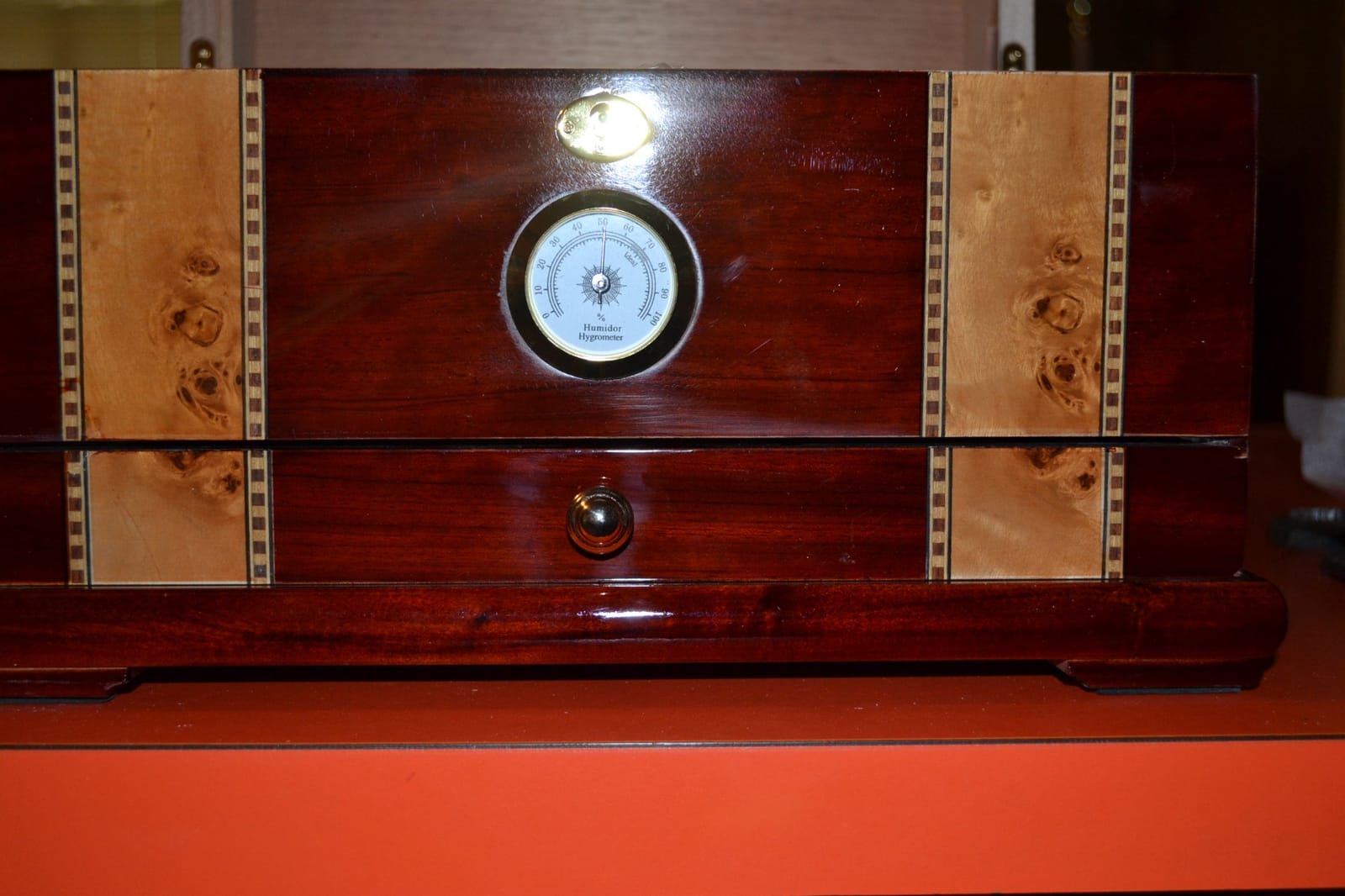 Humidor Supreme Old World Desktop Cigar Humidor - Desktop Cigar Storage with Spanish Cedar Tray & Dividers | Antique Walnut Finish Cigar Box with Humidifier & Glass Hygrometer - Holds 75 - 100 Cigars customer photo 2