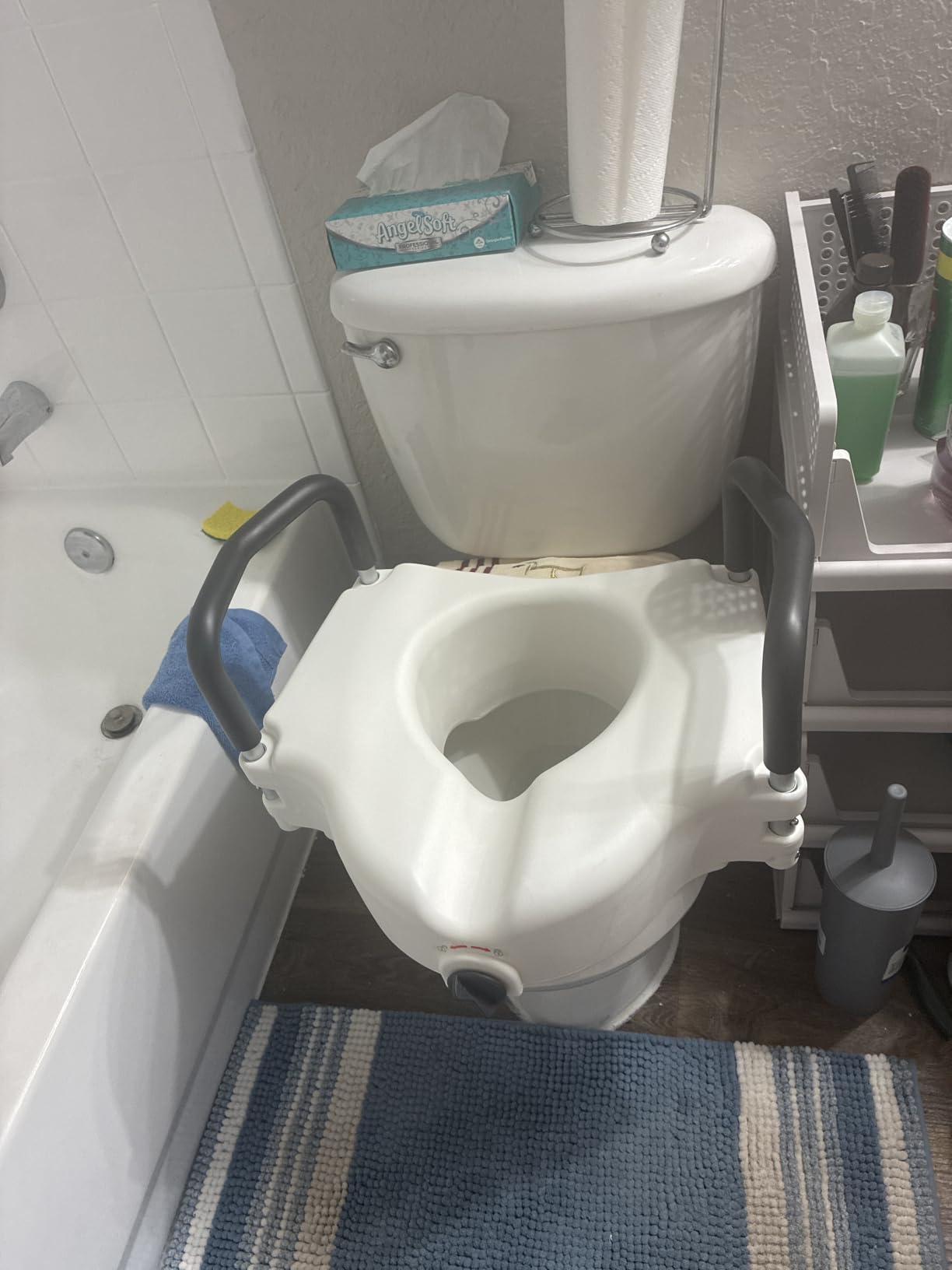 Drive Medical 2-in-1 Raised Toilet Seat with Removable Padded Arms customer photo 2