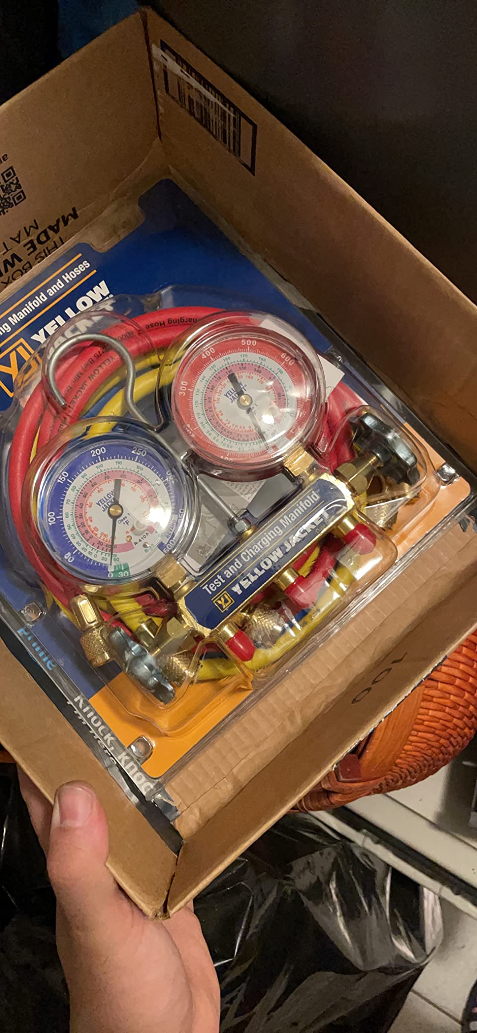 Yellow Jacket Mechanical Manifold Gauge Set, 2 Valve, 3 Hoses, Vacuum Port Size 1/4 in 42004-1 Each customer photo 1