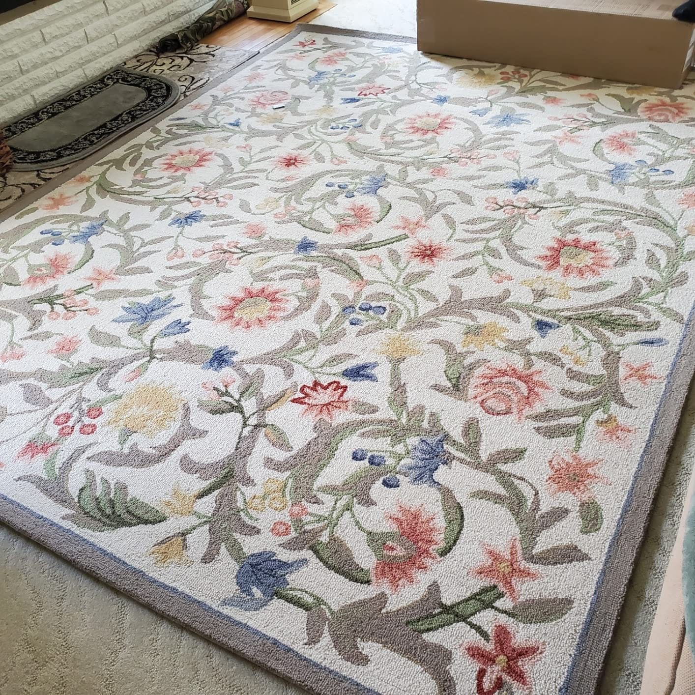 SAFAVIEH Chelsea Collection Area Rug - 9' x 12', Ivory, Hand-Hooked French Country Wool, Ideal for High Traffic Areas in Living Room, Bedroom (HK248A) customer photo 1