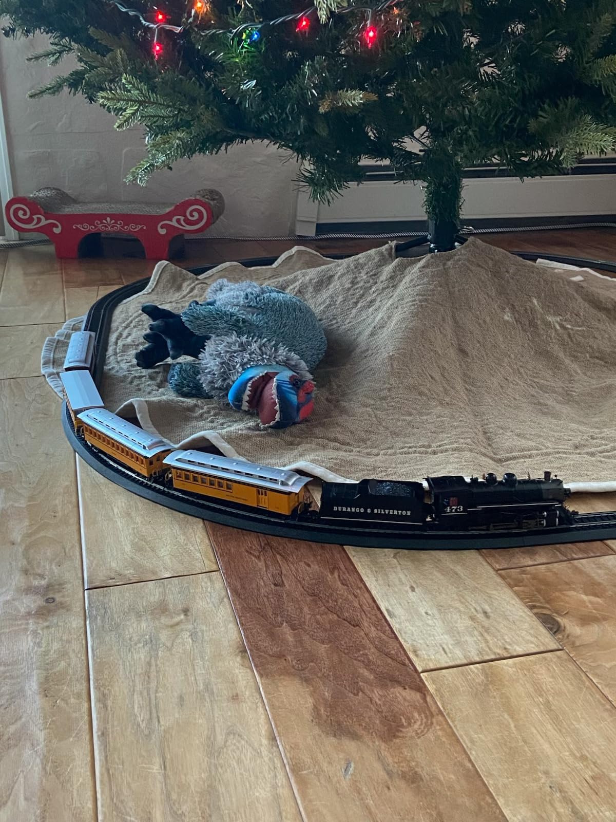 Bachmann Trains - Durango & Silverton Ready To Run Electric Train Set - HO Scale, Yellow | Complete Starter Set, Locomotive, Rolling Stock, Track, Power Pack and Speed Controller, Build Your Model Railroad, 710 customer photo 1