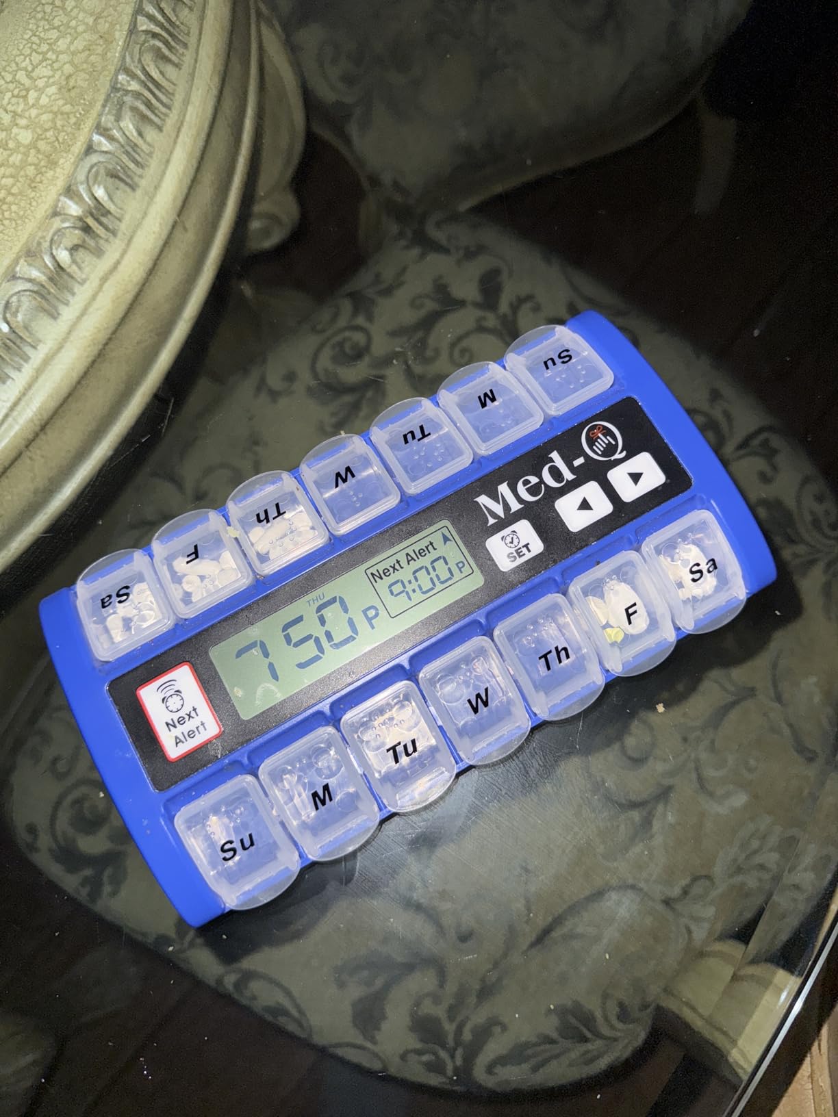 Med-Q Electronic Pill Dispenser with Alarm for Dementia and Elderly customer photo 2