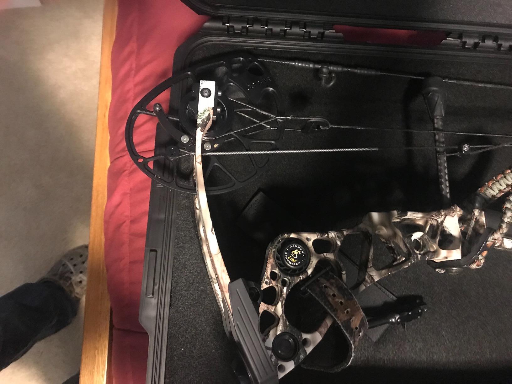 SKB iSeries Small Black Bow Case, Durable Archery Bow Storage, Waterproof, customer photo 1