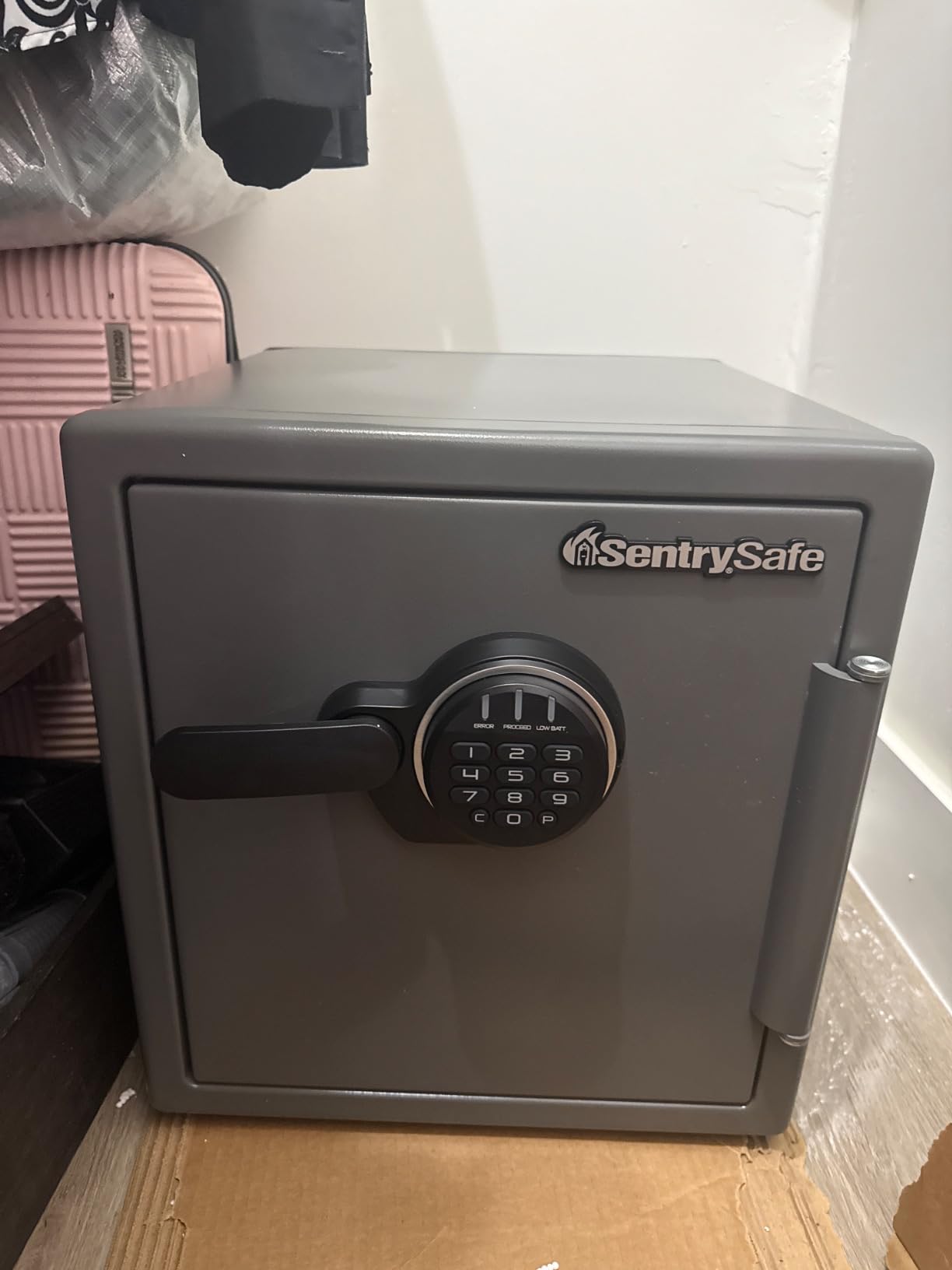 SentrySafe Black Fireproof Safe with Digital Push Button Keypad, Home Safe For Money, Documents, and other Valuables, 1.23 Cubic Feet, SF123ES | Fire Resistant Home Safe With Digital Keypad, Shelf, Door Pocket For Organization, Securely Store Money, Documents, Valuables customer photo 1