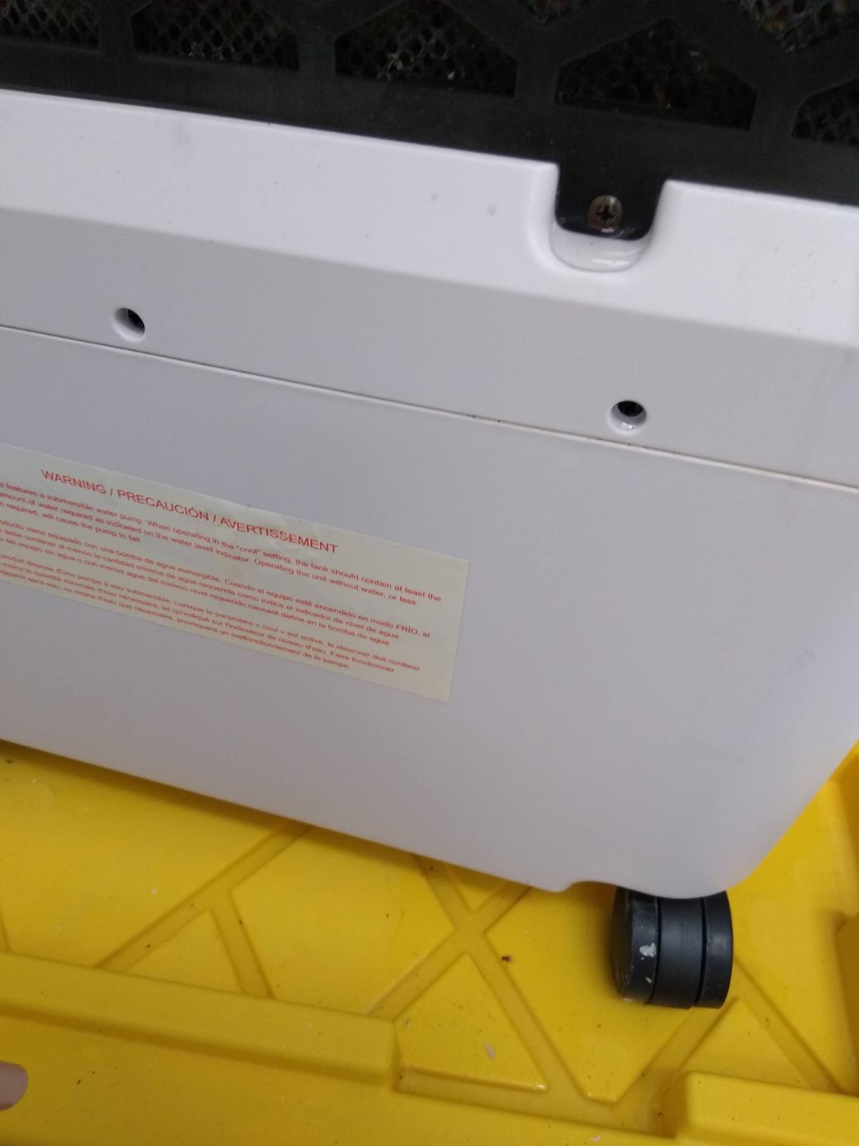 Honeywell 500 CFM Indoor or Outdoor Portable Evaporative Cooler, Fan, and Humidifier for Living Room, Patio, Garage, Deck, and Bedroom, 115V, Swamp Cooler for Rooms up to 300 Sq. Ft. with Remote, Gray customer photo 2