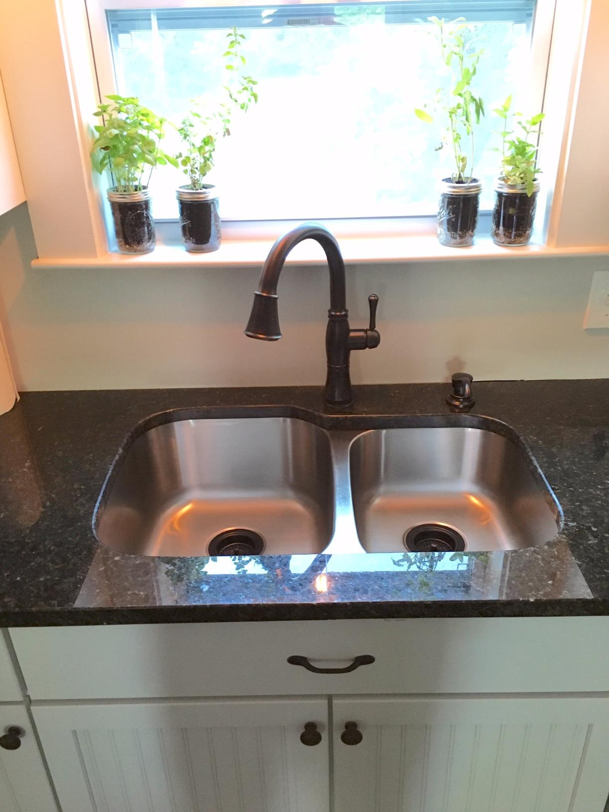 DELTA FAUCET Cassidy VoiceIQ Single-Handle Touch Kitchen Sink Faucet with Pull Down Sprayer, Alexa and Google Assistant Voice Activated, Smart Home, Lumicoat Polished Nickel customer photo 2