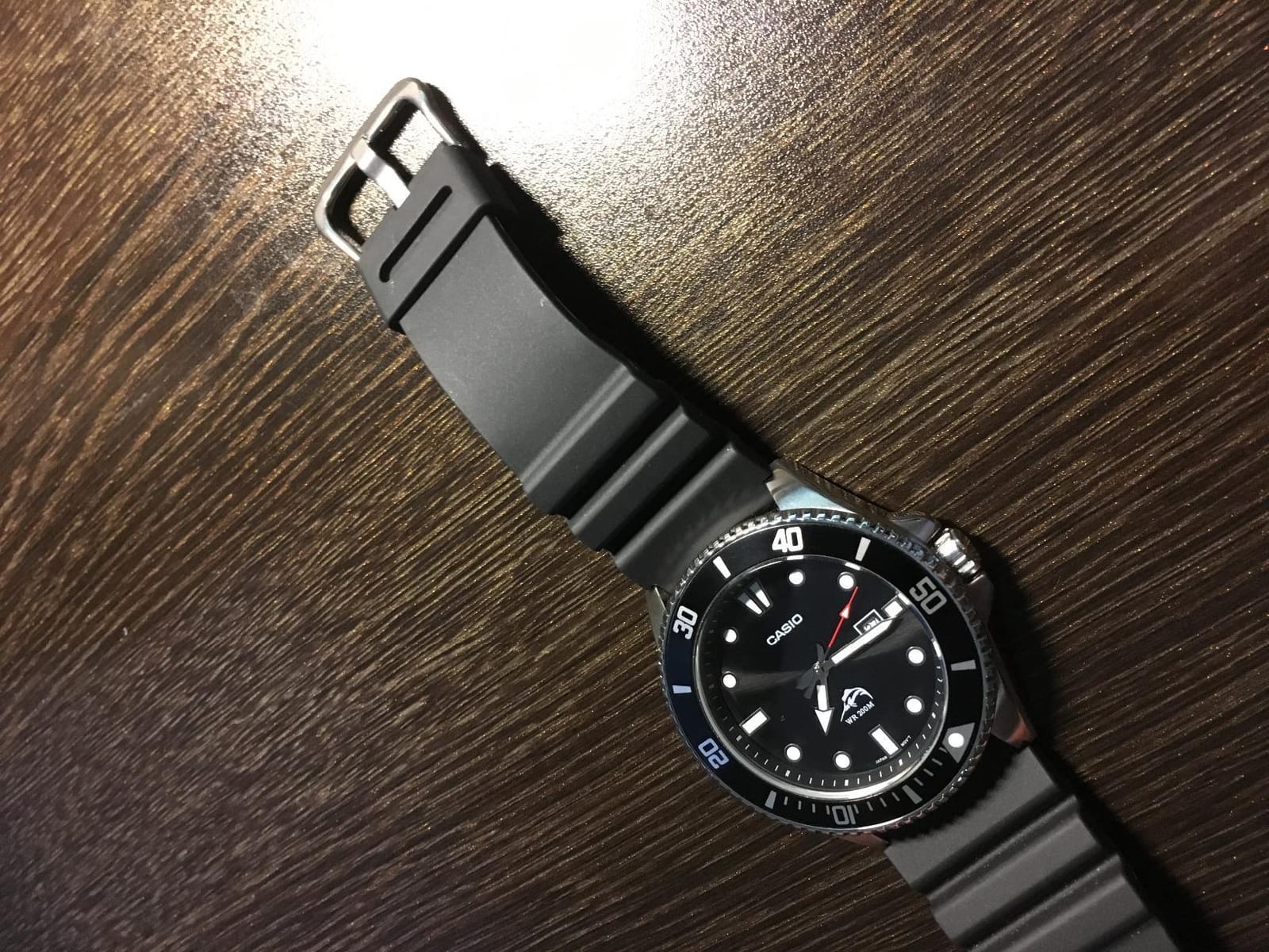 Casio MDV106 Series | Unisex Analog Watch | 200M WR | Stainless Steel Case | Resin Band | 2 Hand Analog (HR, Min, SEC) | Date Display | Screw Down Crown/Screw Down Caseback | 3 Year Battery customer photo 2