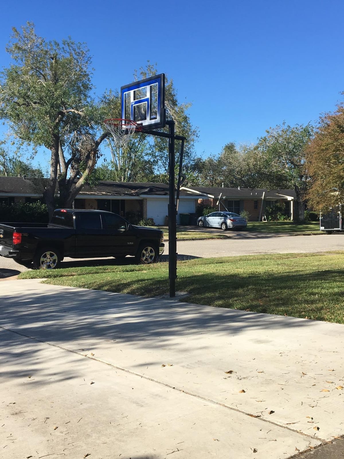 Lifetime In-Ground Fusion Backboard Action Grip Adjustable Basketball System, 48-Inch customer photo 1