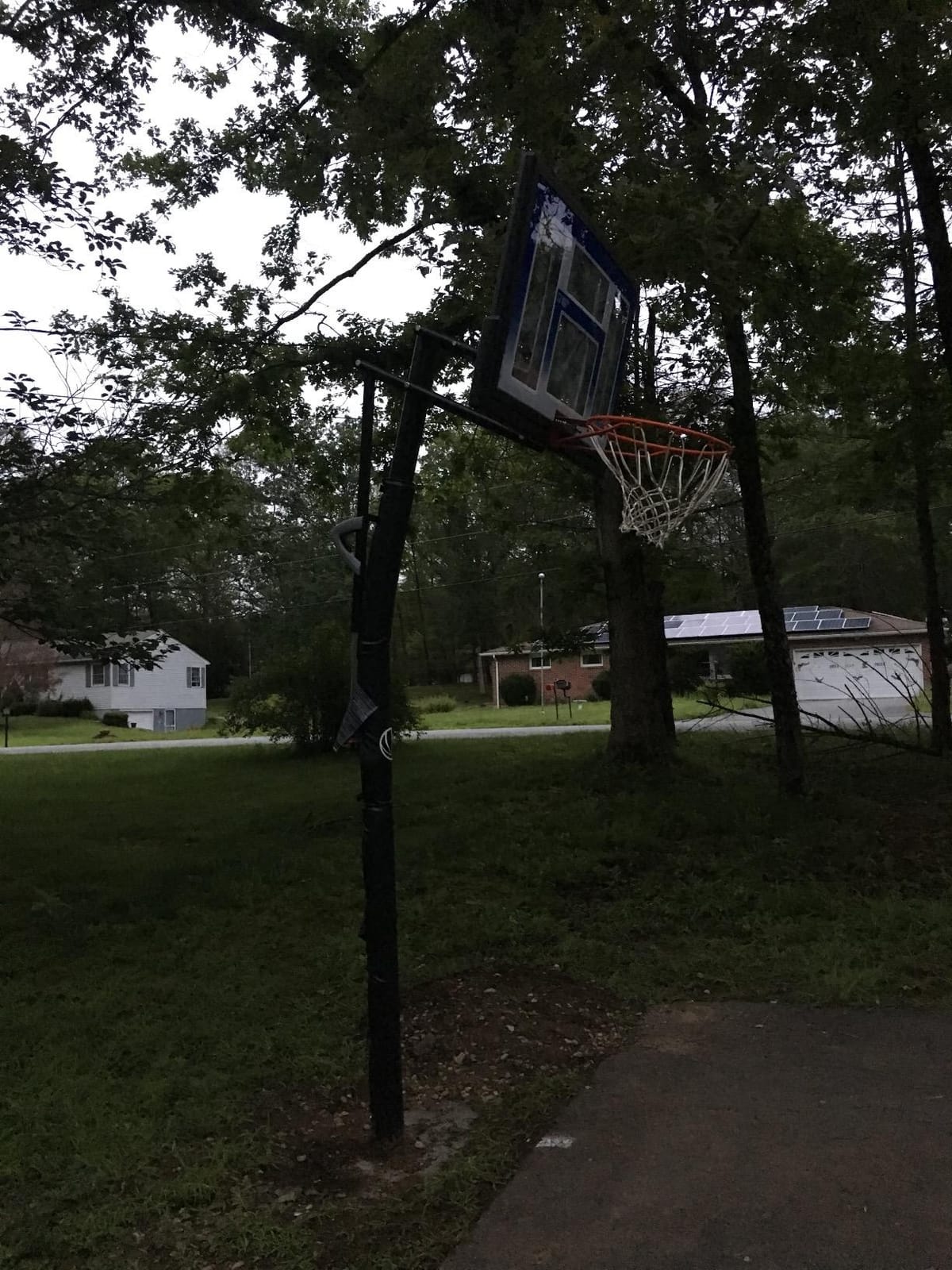 Lifetime In-Ground Fusion Backboard Action Grip Adjustable Basketball System, 48-Inch customer photo 2