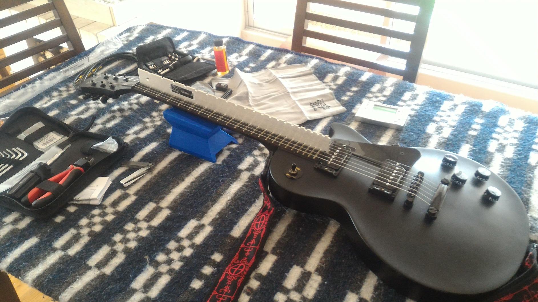 Ernie Ball Musician's Tool Kit (P04114) Black - All-in-One Guitar Maintenance Kit customer photo 2