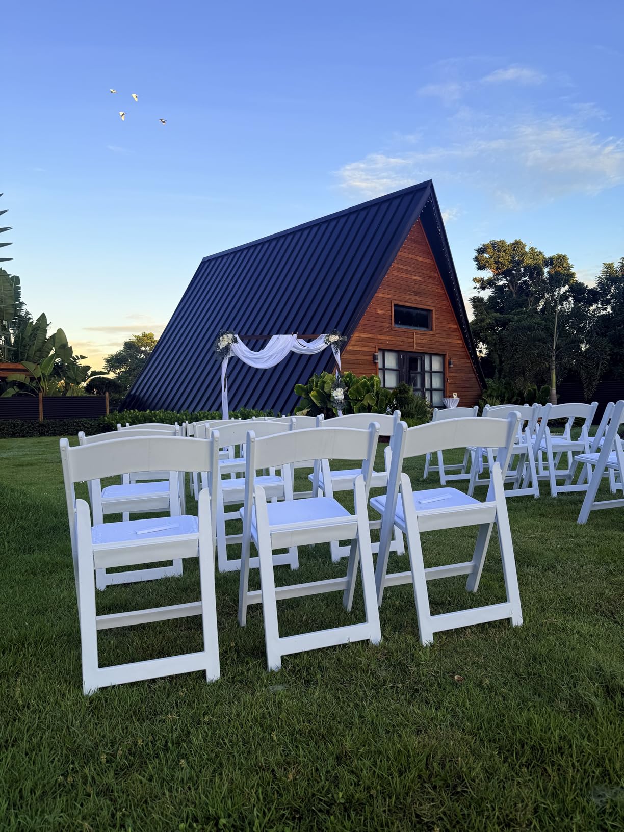Flash Furniture Hercules Series Folding Chair - White Resin - Set of 4, 800LB Weight Capacity, Comfortable Event Chair, Light Weight customer photo 2
