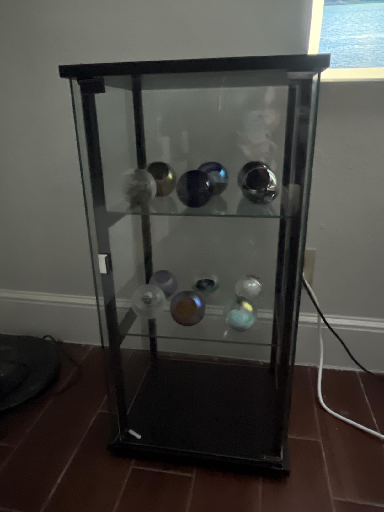 Coaster Home Furnishings Cyclamen 34-inch 3-Tier Clear Tempered Glass Curio Cabinet Display Case with Shelving Black 950179 customer photo 2