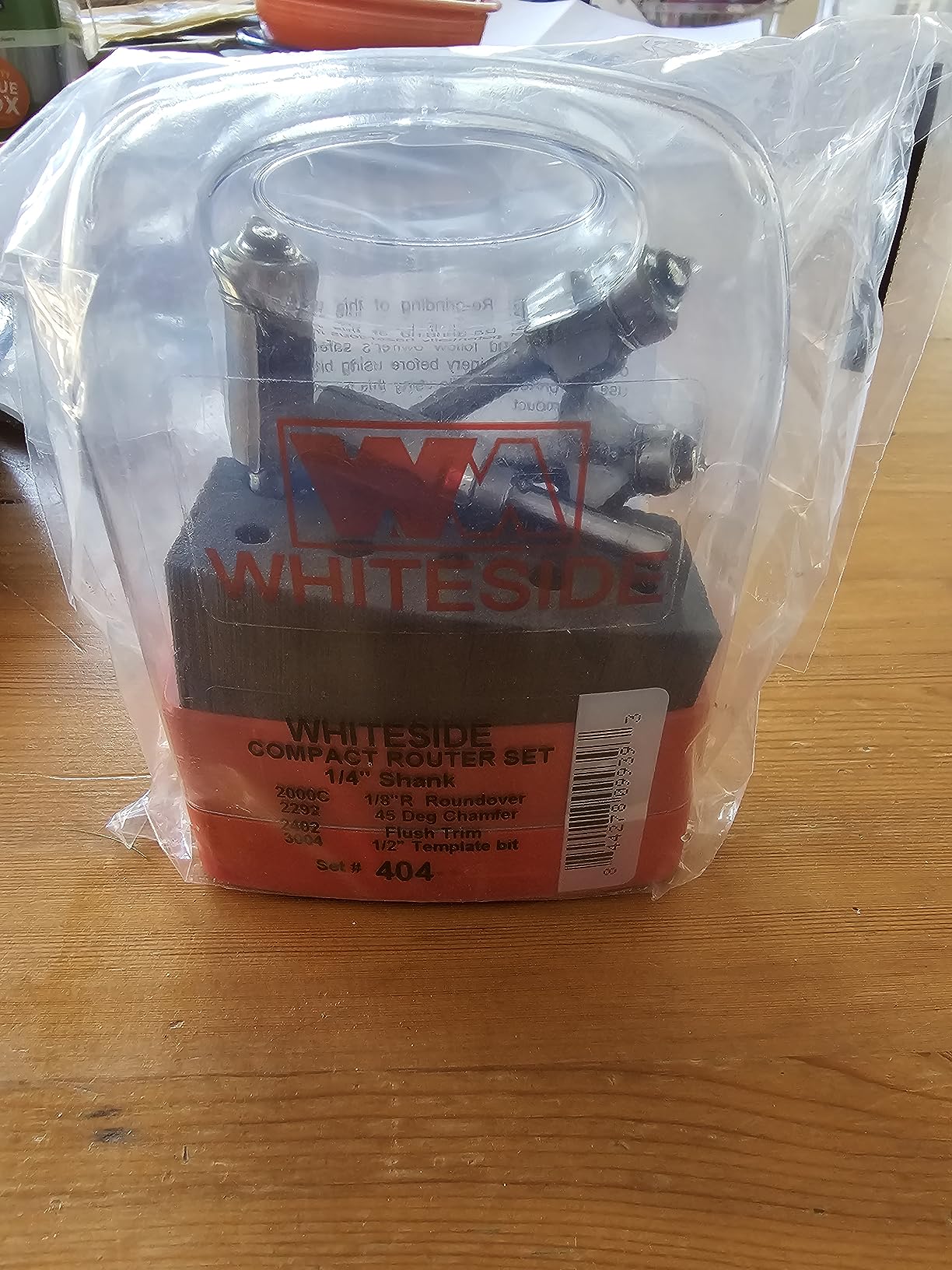 Whiteside 404 Compact Router Bit Set: Includes Flush Trim Bit (2402), 1/8 Inch Roundover Bit (2000C), Template Bit (3004), 45 Degree Chamfer Bit (2292) customer photo 2