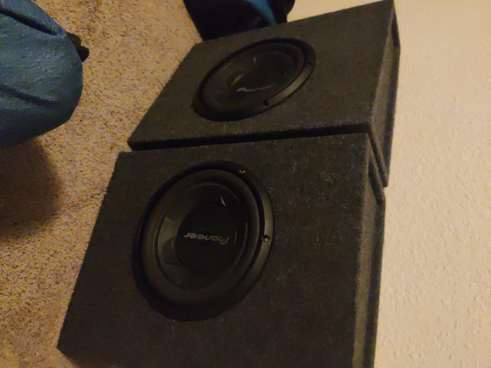 QPower Pack of 2 Single 10-Inch Sealed Subwoofer Boxes, 0.9 Cubic Feet of Airspace Per Box, Solid 5/8-Inch MDF Construction customer photo 1