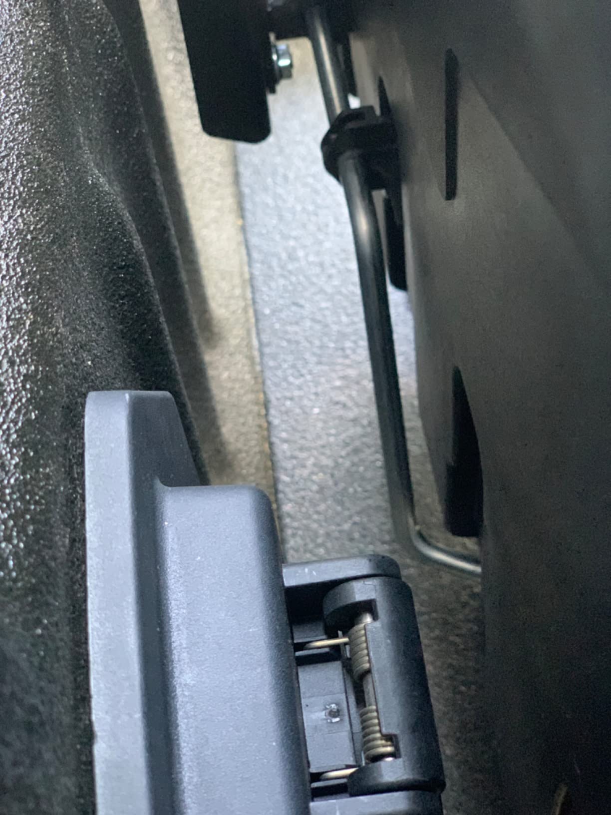 RealTruck UnderCover SwingCase Truck Bed Storage Box | SC205P | Fits 2017 - 2025 Ford F-250/350 Super Duty Passenger Side customer photo 1
