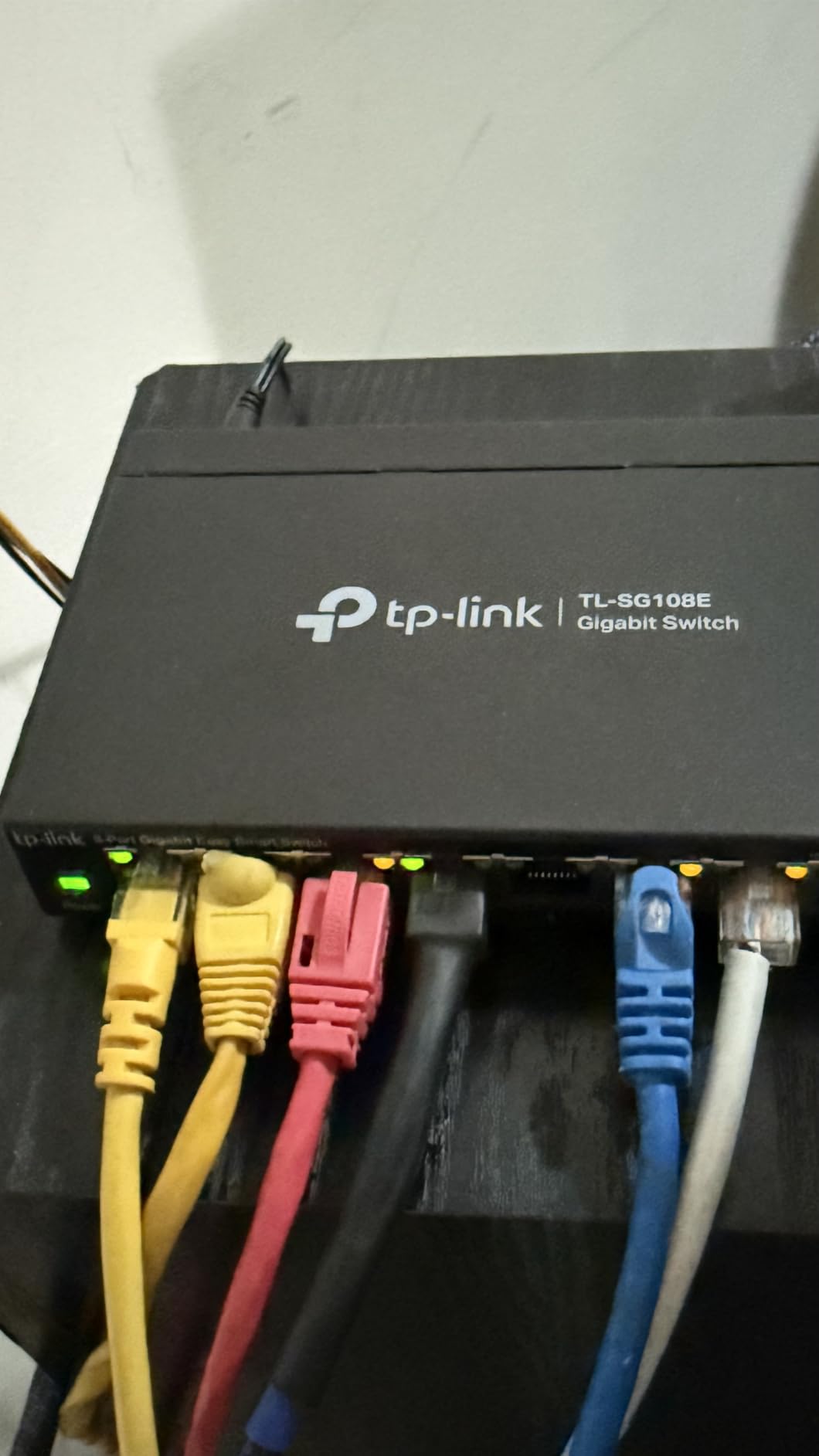 TP-Link 8 Port Gigabit Switch | Easy Smart Managed | Plug & Play | Desktop/Wall-Mount | Sturdy Metal w/ Shielded Ports | Support QoS, Vlan, IGMP and LAG (TL-SG108E) | Plug & Play, Desktop/Wall Mount, Sturdy Metal w/Shielded Ports, Support QoS, VLAN, IGMP and LAG customer photo 2