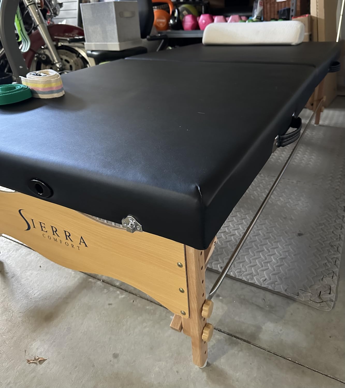 Sierra Comfort Low-Level Portable Massage Table, SC-1004 (Black) customer photo 1