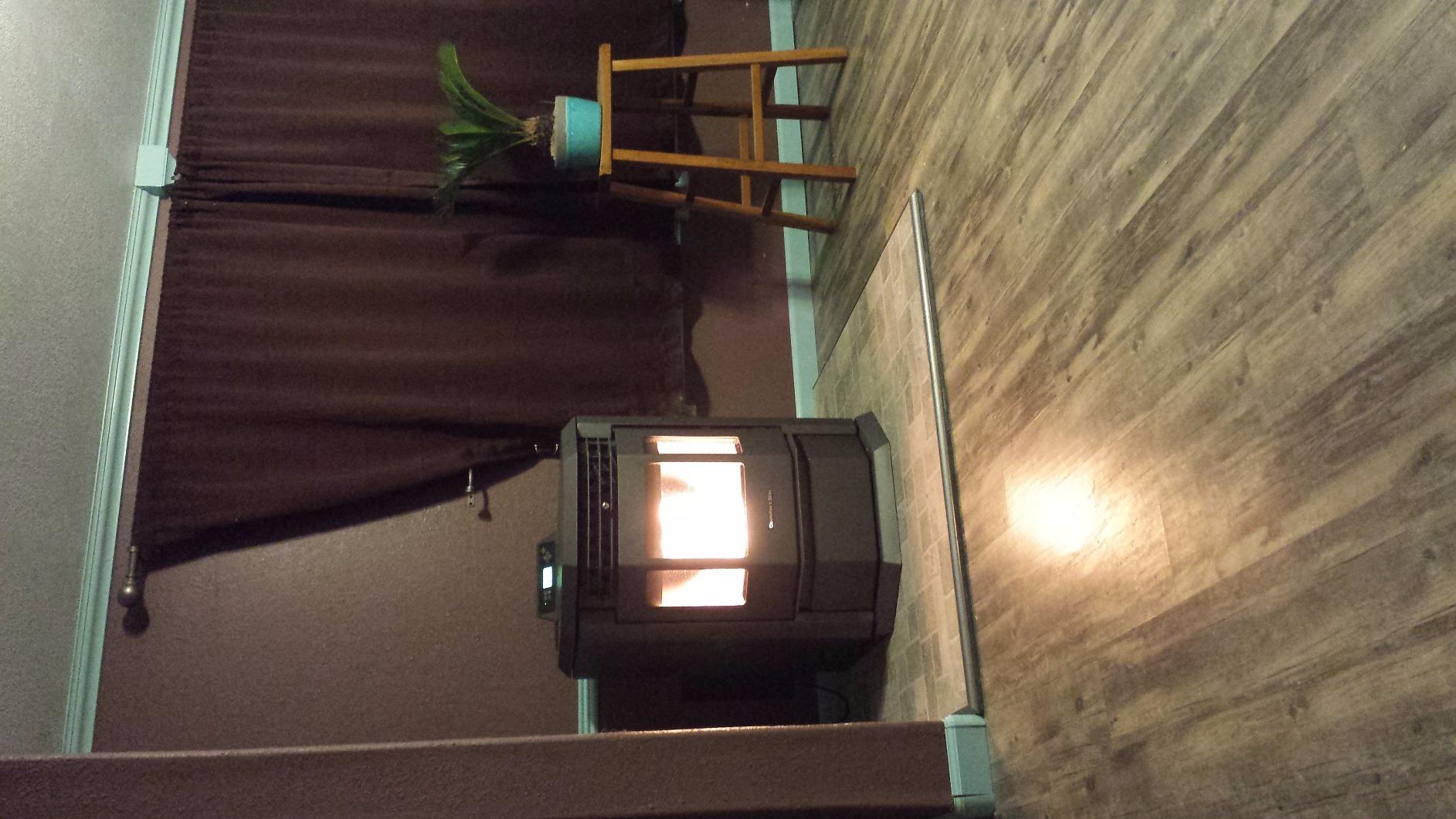 ComfortBilt HP22 Pellet Stove, 2,800 sq. ft., 55 lb. Hopper, Black customer photo 1