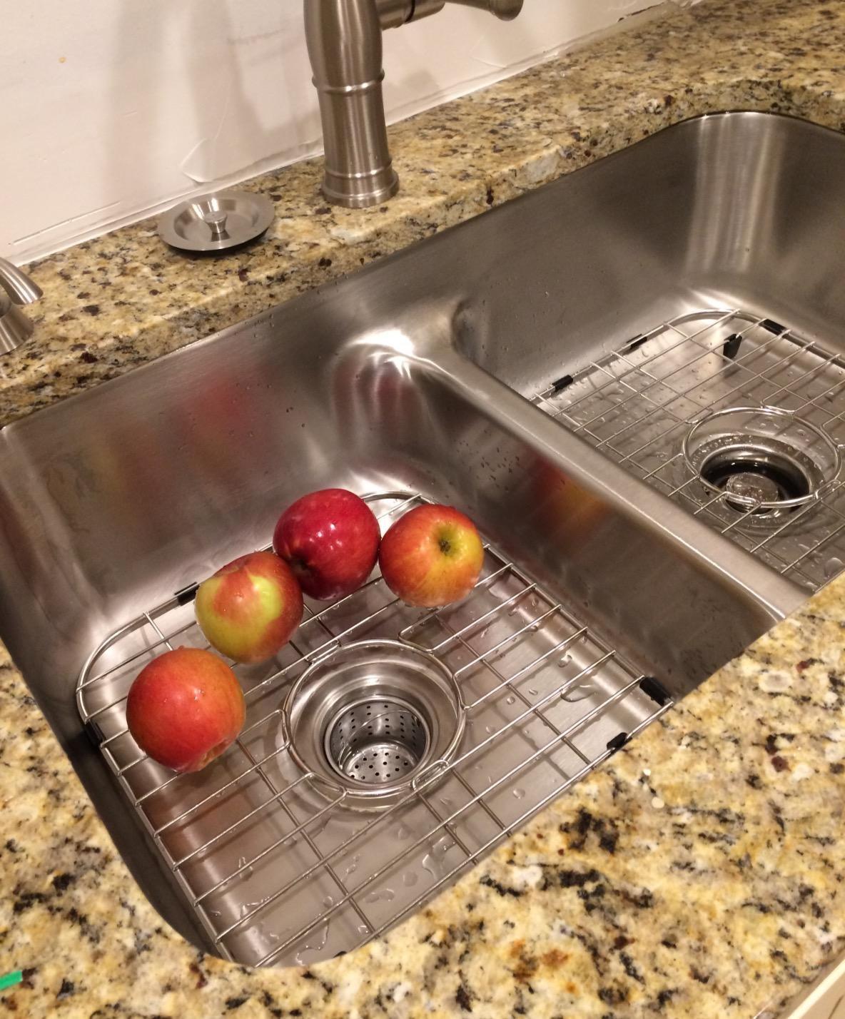 Ruvati 32-in 50/50 Undermount Double Bowl Kitchen Sink - RVM4350 customer photo 1