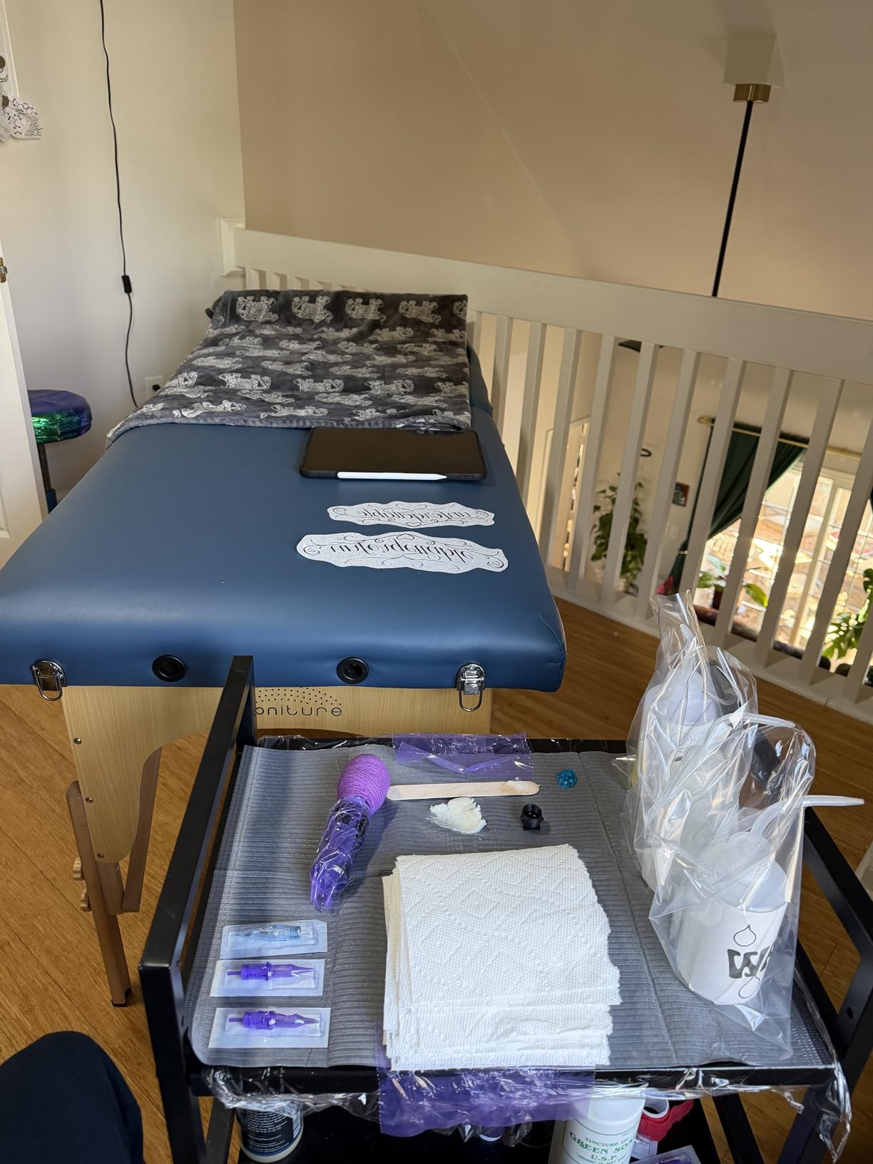 Saloniture Professional Portable Massage Table with Backrest - Black customer photo 2