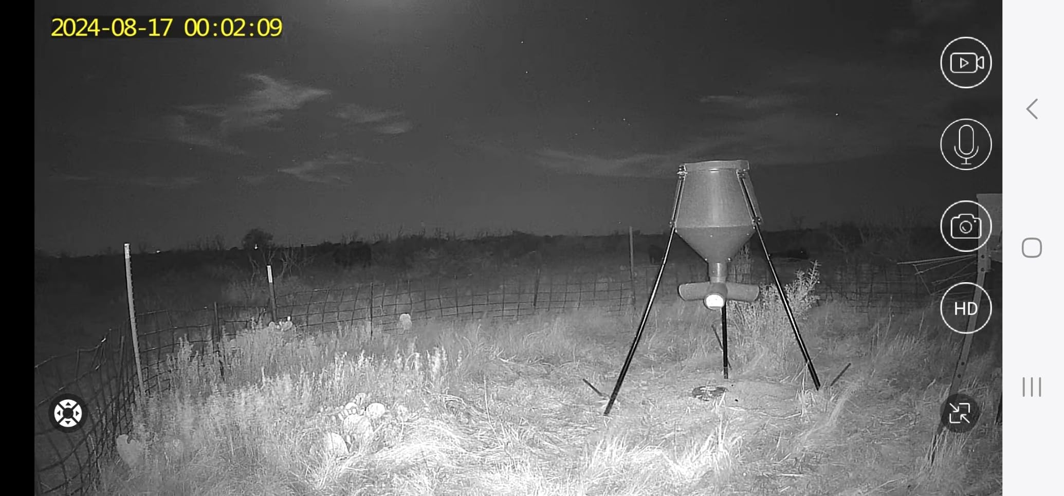 Boss Buck Gravity Deer Feeder for Game & Hunting, 200 lb Corn Capacity customer photo 2