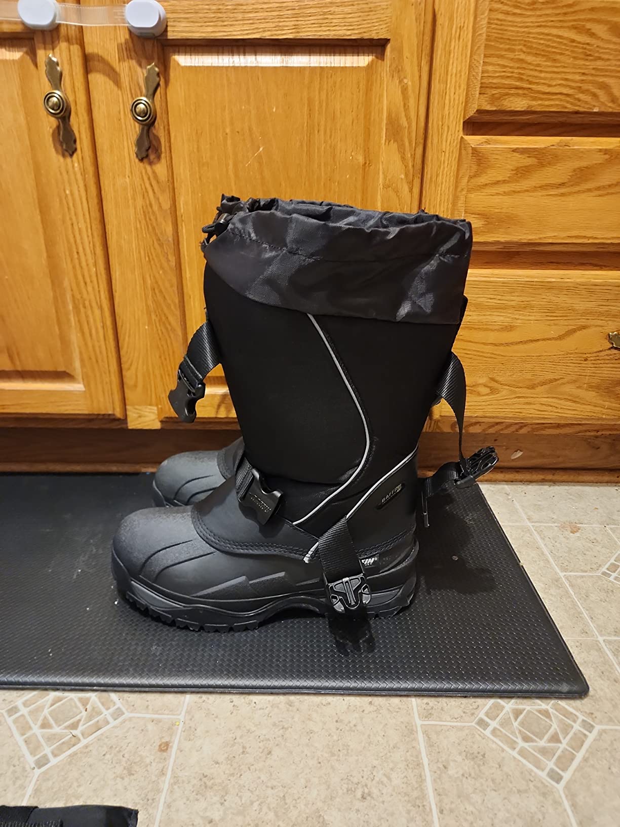 Baffin Impact Men's Boots, Mid-calf Height, for Extreme Cold weather, Snow and/or Ice-covered environments, Snowshoe Compatible customer photo 2