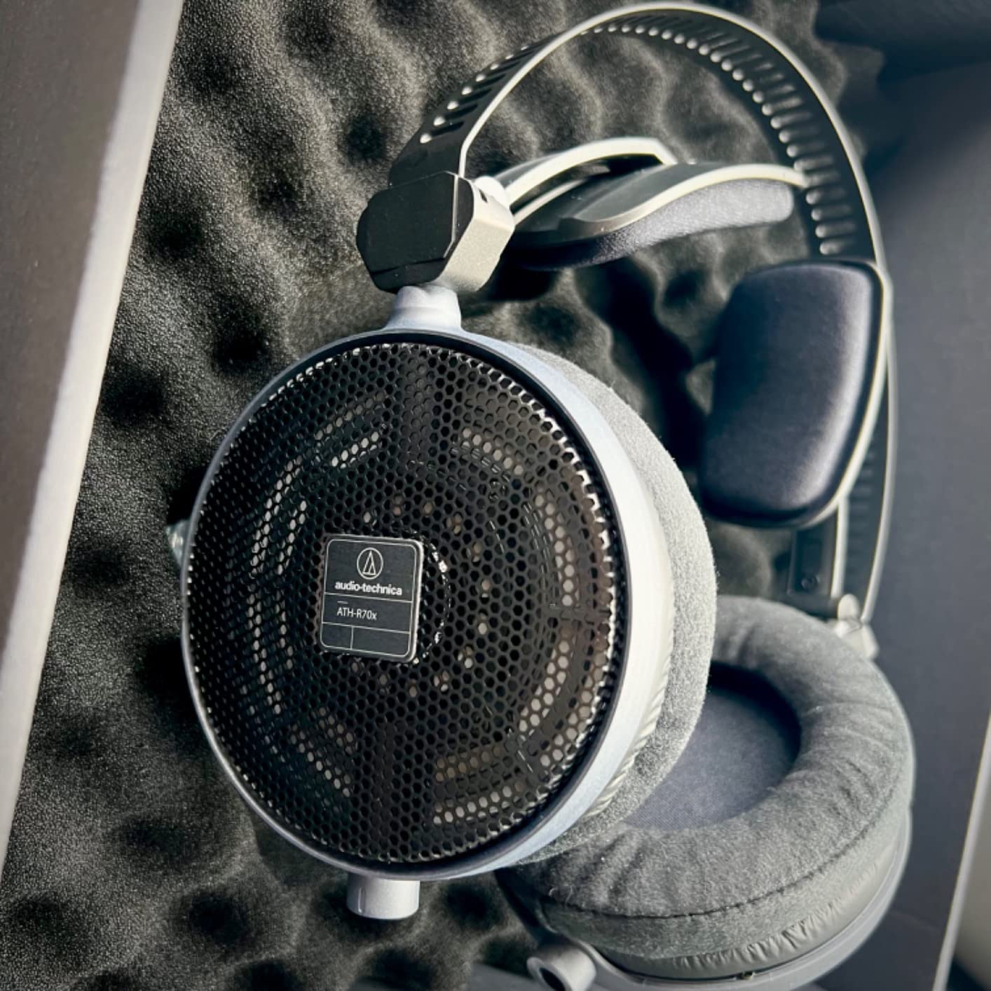 Audio-Technica ATH-R70x Professional Open-Back Reference Headphones, Black customer photo 2