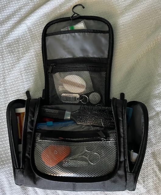 Amazon Essentials Spacious Toiletry Bag, Hanging Cosmetic Dopp Kit with Multiple Compartments, Durable Polyester, Large Capacity Storage, Compact Design, Black (Previously Amazon Basics) customer photo 1