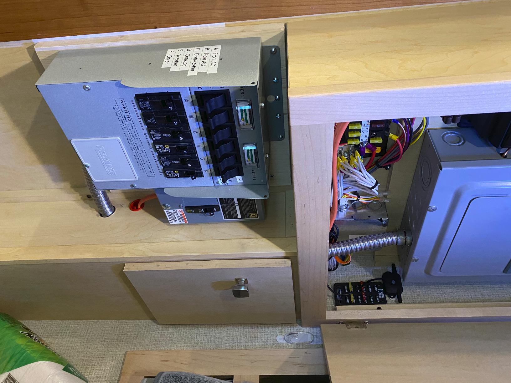 306A Pro/Tran2 30-Amp 6-Circuit 2 Manual Transfer Switch with Optional Power Inlet customer photo 2