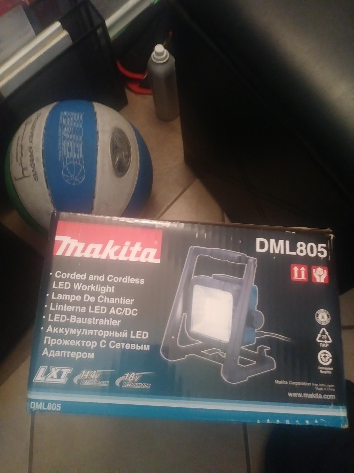 Makita DML805 18V LXT Lithium-Ion Cordless/Corded 20 L.E.D. Flood Light, Only customer photo 1