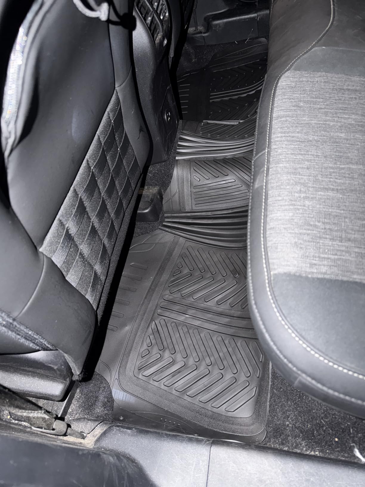 Motor Trend FlexTough Performance All Weather Rubber Car Floor Mats - 3 Piece Floor Mats Automotive Liners for Cars Truck SUV, Heavy-Duty Waterproof (Black) customer photo 1