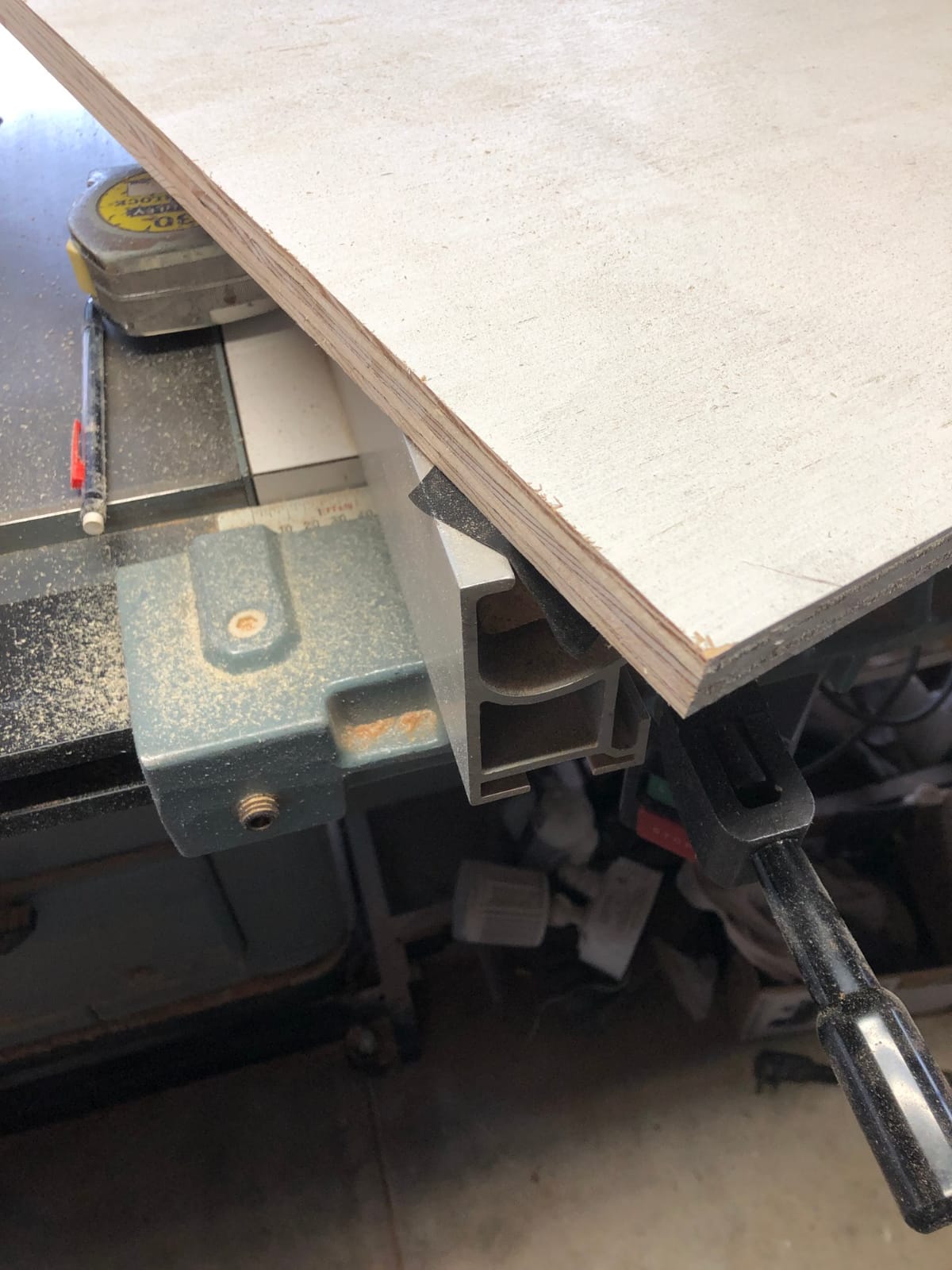 Makita T-01410 6-1/2