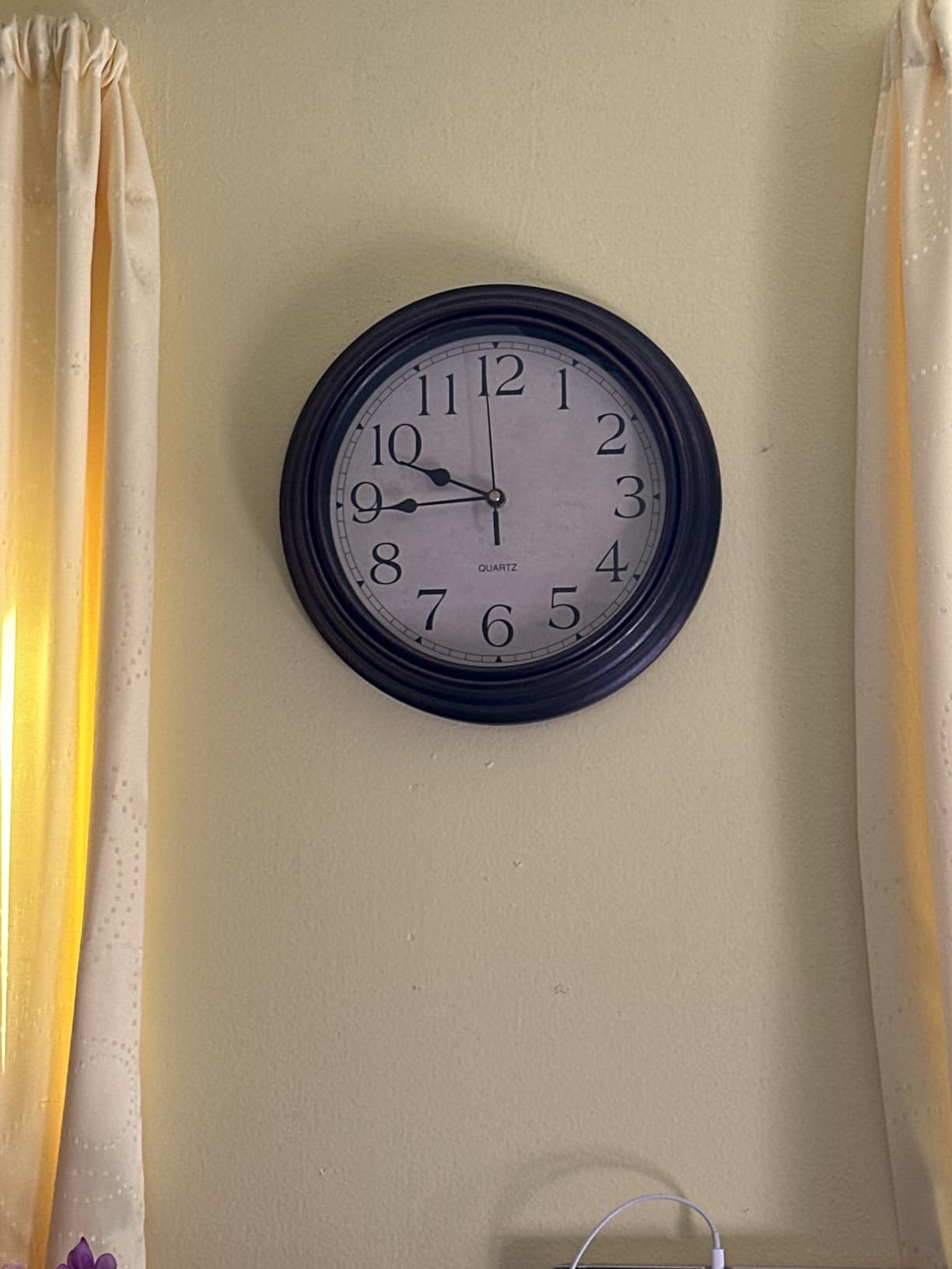 Foxtop Retro Silent Non-Ticking Round Classic Clock Quartz Decorative Battery Operated Wall Clock for Living Room Kitchen Home Office 12 Inch (Bronze) customer photo 2