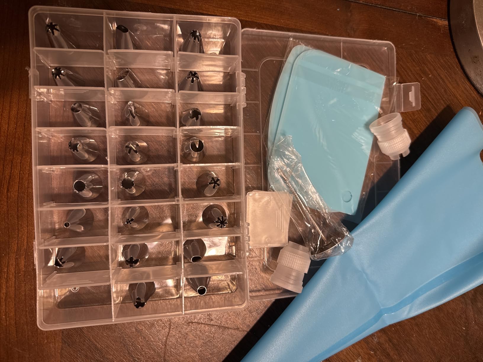 Kootek 32 Piping Bags and Tips Set Frosting Piping Kit for Beginners & Pros customer photo 2