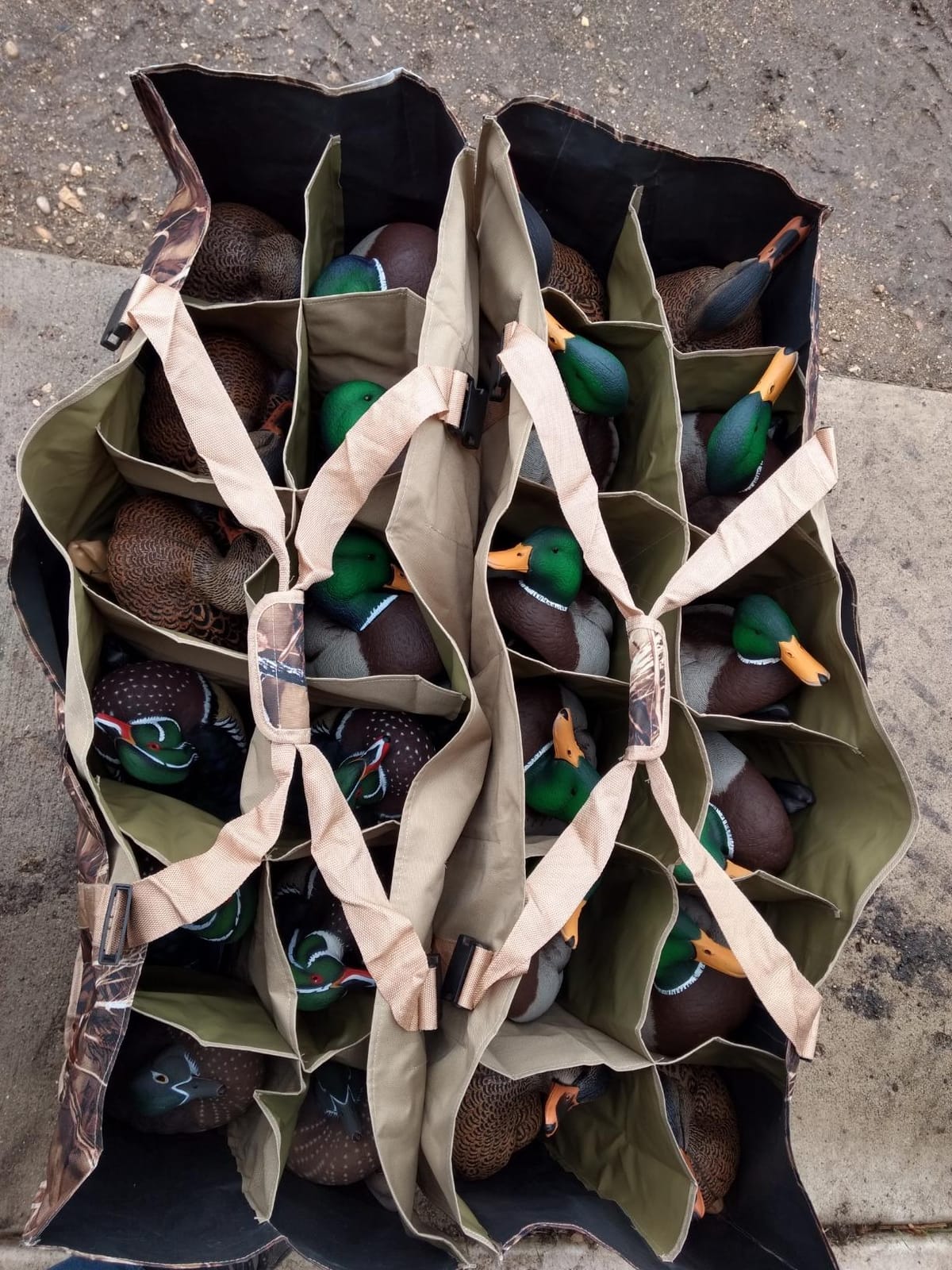 DecoyPro 12 Slot Duck Decoy Bag - Hunting Equipment to Protect Duck Decoys - Padded & Adjustable Shoulder Strap - Duck Hunting Accessories with Water & Dirt Drain System customer photo 1