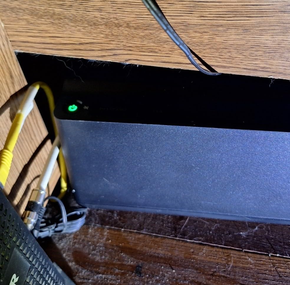 APC UPS 600VA/330W Battery Backup for Computer, Router, NAS, BE600M1 | Power through utility outages (23 minutes @ 100W). UL certified, USB charging. UPS backup battery with 490 J surge protection customer photo 2